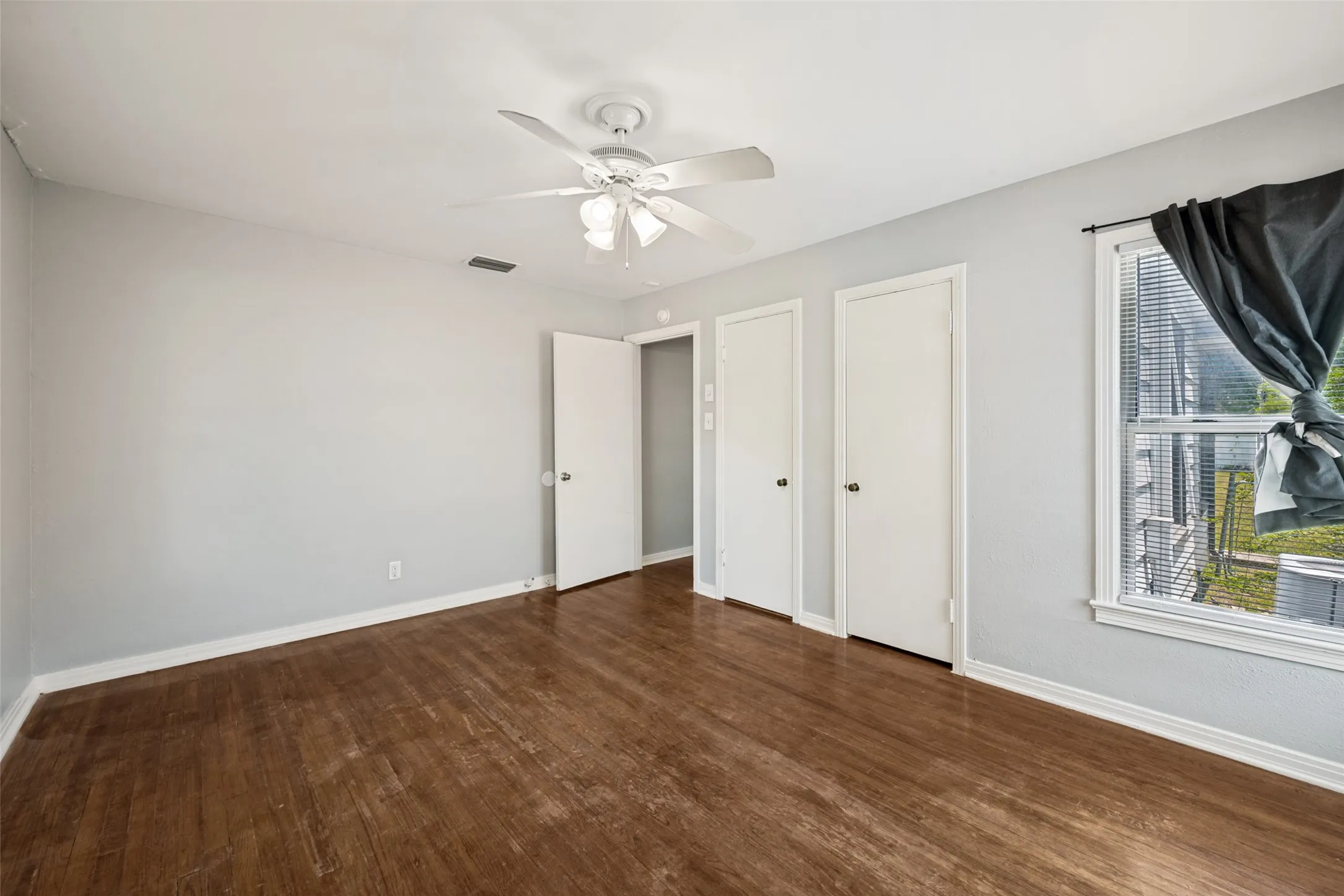 Single Family Residence For Sale in Tarrant County , 4009 Anita Avenue, Fort Worth, Texas 76109, 4 Bedroom, 2 Bathroom, Garage spaces, 1,771 Sqft, built in 1949, mls#21318506, Real Estate Agent in Fort Worth, Homes For Sale in Tarrant county, Homes For Sale in Fort Worth, Realtor in Fort Worth Texas, Real Estate Brokerage Independent Realty Texas, Luminita Cordes Realtor