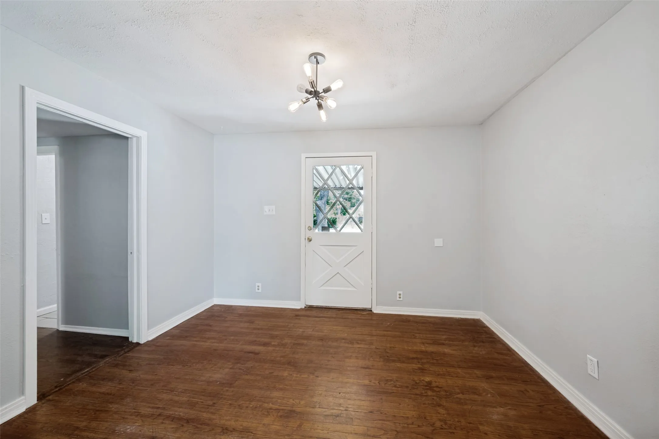 Single Family Residence For Sale in Tarrant County , 4009 Anita Avenue, Fort Worth, Texas 76109, 4 Bedroom, 2 Bathroom, Garage spaces, 1,771 Sqft, built in 1949, mls#21318506, Real Estate Agent in Fort Worth, Homes For Sale in Tarrant county, Homes For Sale in Fort Worth, Realtor in Fort Worth Texas, Real Estate Brokerage Independent Realty Texas, Luminita Cordes Realtor