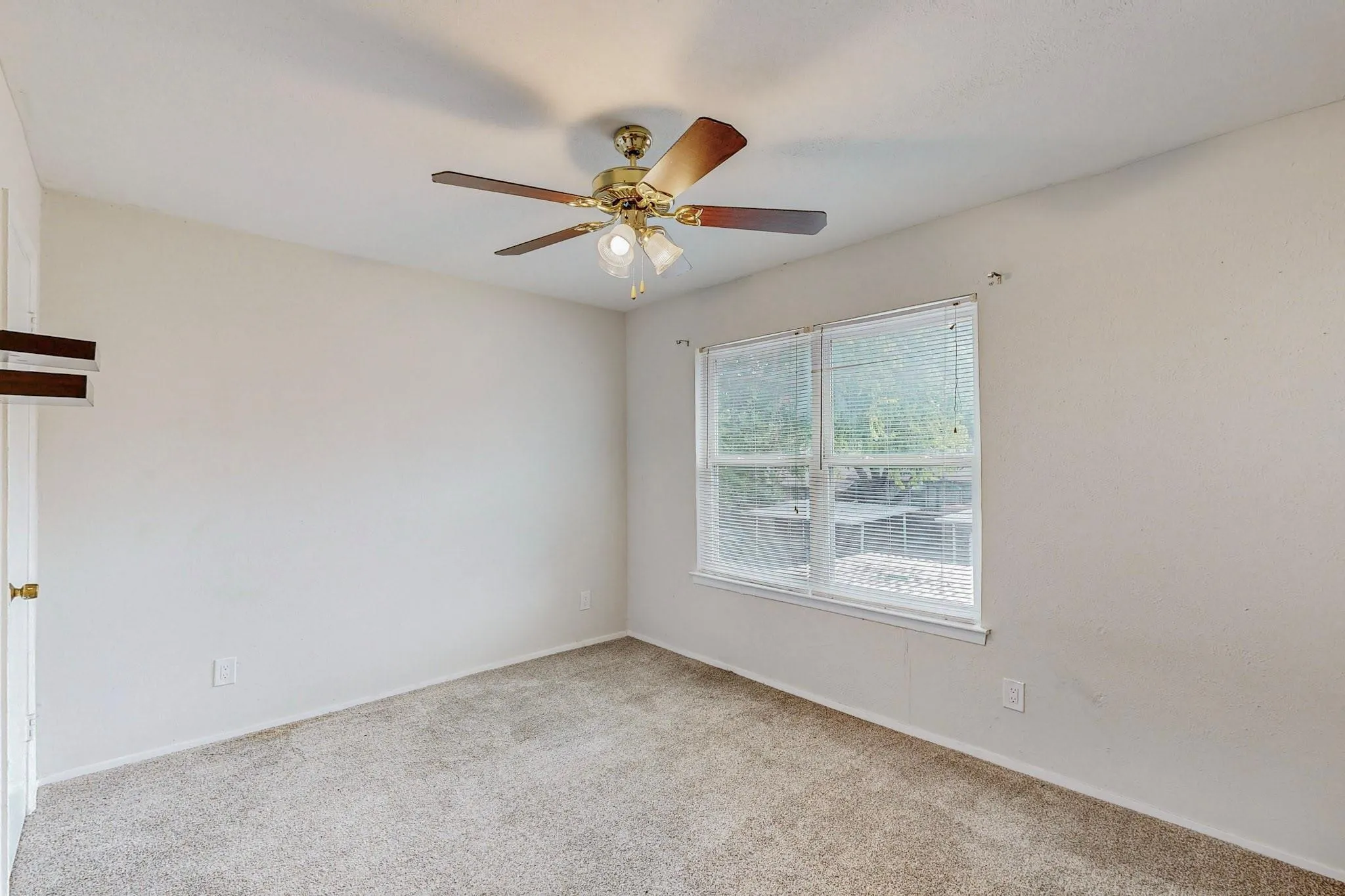 Townhouse For Rent in Dallas County , 13818 Methuen Green Lane, Dallas, Texas 75240, 3 Bedroom, 4 Bathroom, Garage spaces, 1,651 Sqft, built in 1969, mls#21319118, Real Estate Agent in Dallas, Homes For Rent in Dallas county, Homes For Rent in Dallas, Realtor in Dallas Texas, Real Estate Brokerage Independent Realty Texas, Luminita Cordes Realtor