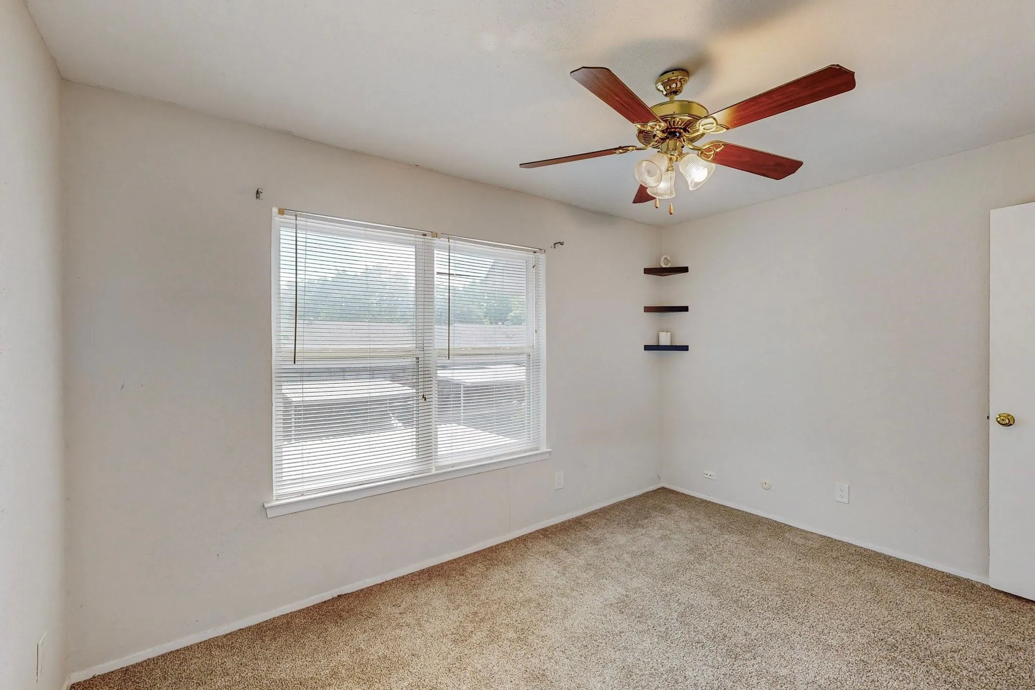 Townhouse For Rent in Dallas County , 13818 Methuen Green Lane, Dallas, Texas 75240, 3 Bedroom, 4 Bathroom, Garage spaces, 1,651 Sqft, built in 1969, mls#21319118, Real Estate Agent in Dallas, Homes For Rent in Dallas county, Homes For Rent in Dallas, Realtor in Dallas Texas, Real Estate Brokerage Independent Realty Texas, Luminita Cordes Realtor