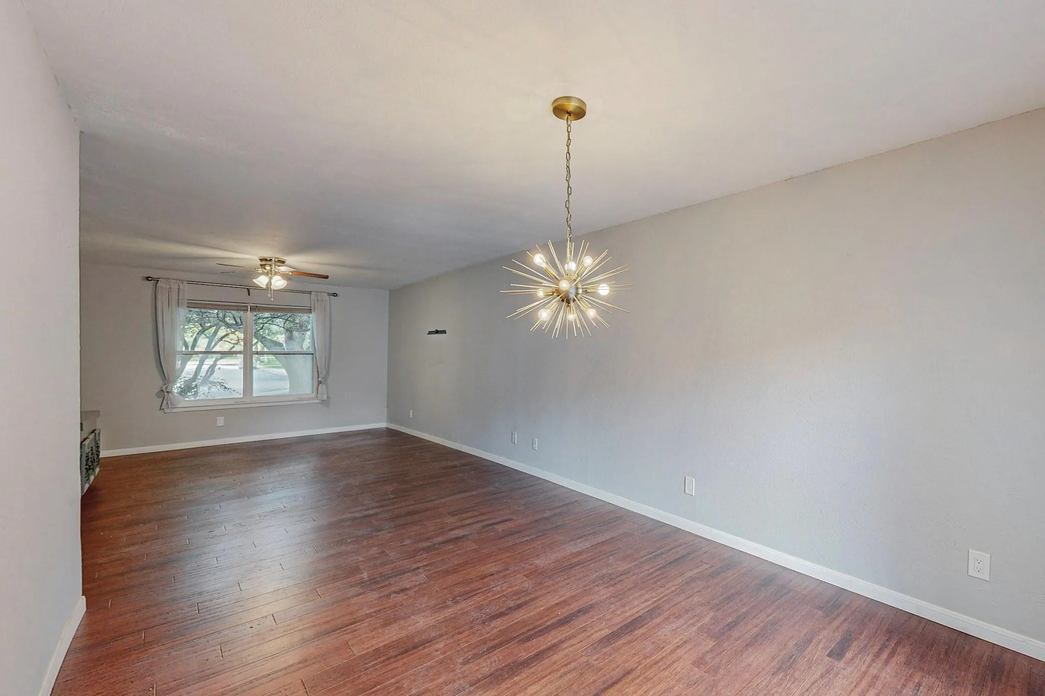 Townhouse For Rent in Dallas County , 13818 Methuen Green Lane, Dallas, Texas 75240, 3 Bedroom, 4 Bathroom, Garage spaces, 1,651 Sqft, built in 1969, mls#21319118, Real Estate Agent in Dallas, Homes For Rent in Dallas county, Homes For Rent in Dallas, Realtor in Dallas Texas, Real Estate Brokerage Independent Realty Texas, Luminita Cordes Realtor