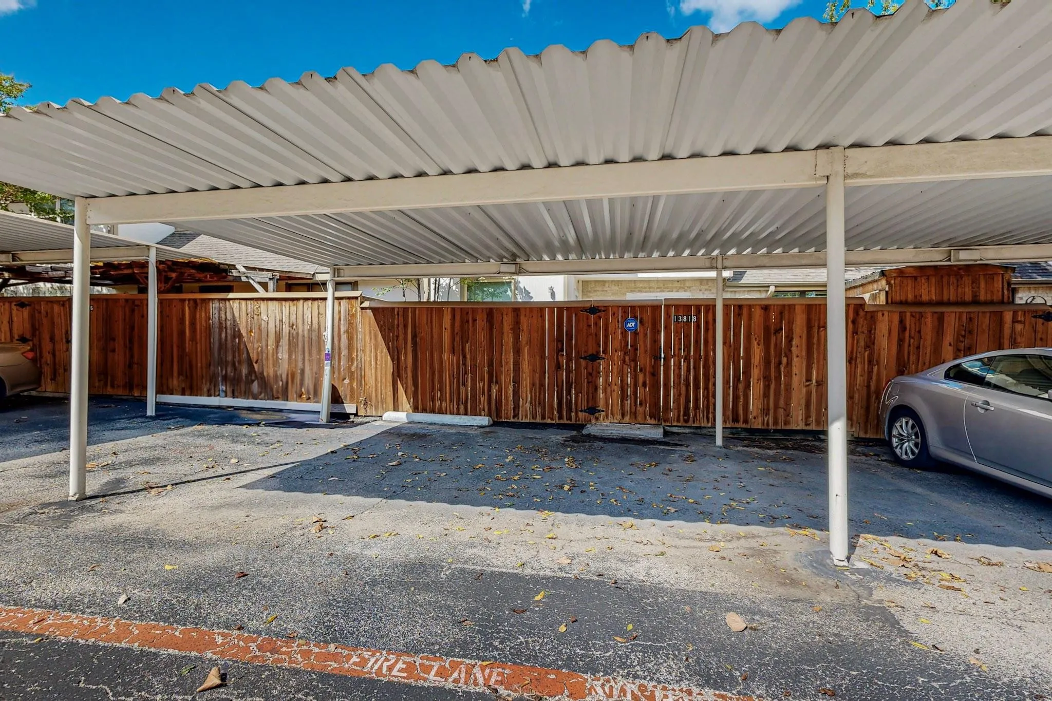 Townhouse For Rent in Dallas County , 13818 Methuen Green Lane, Dallas, Texas 75240, 3 Bedroom, 4 Bathroom, Garage spaces, 1,651 Sqft, built in 1969, mls#21319118, Real Estate Agent in Dallas, Homes For Rent in Dallas county, Homes For Rent in Dallas, Realtor in Dallas Texas, Real Estate Brokerage Independent Realty Texas, Luminita Cordes Realtor
