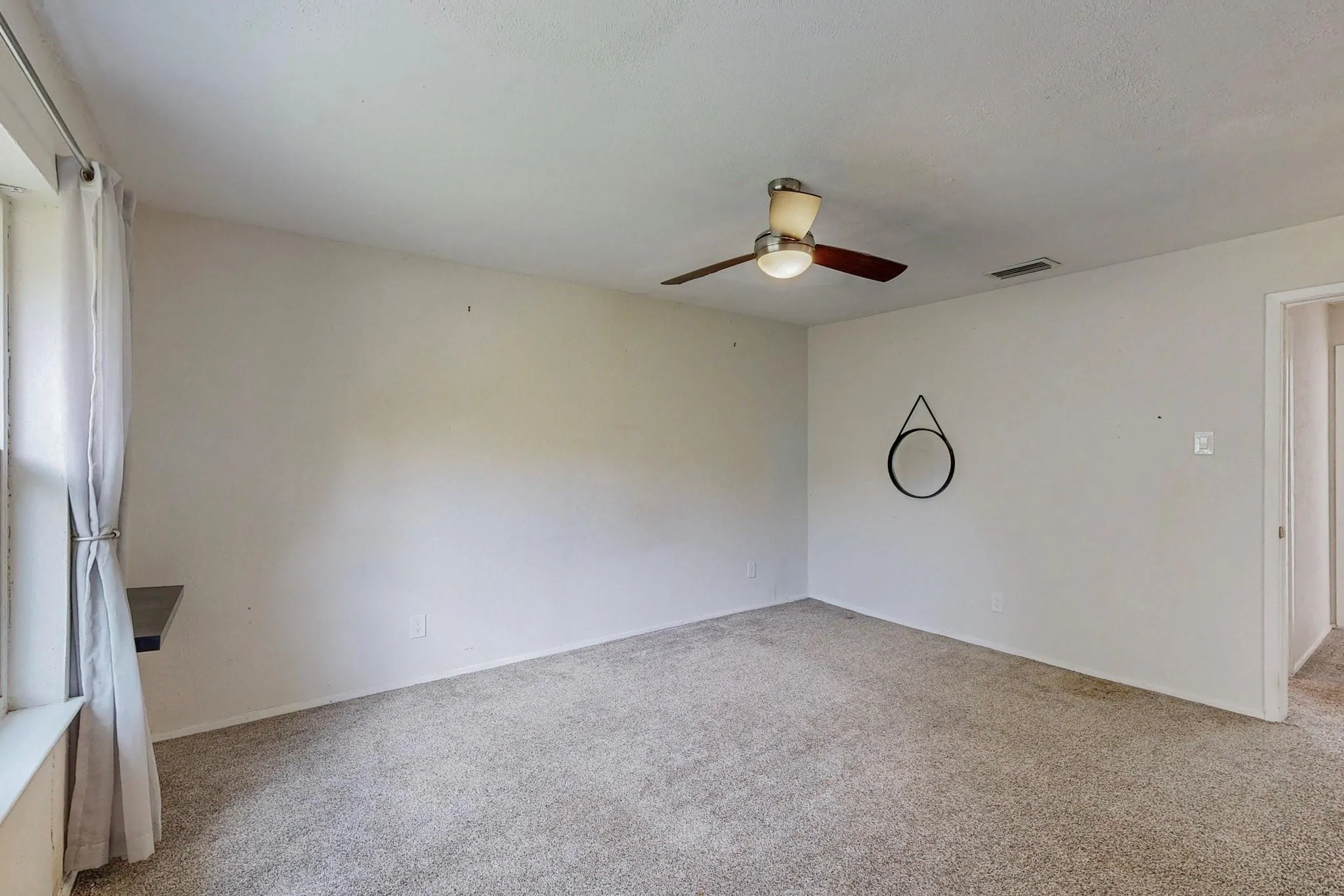 Townhouse For Rent in Dallas County , 13818 Methuen Green Lane, Dallas, Texas 75240, 3 Bedroom, 4 Bathroom, Garage spaces, 1,651 Sqft, built in 1969, mls#21319118, Real Estate Agent in Dallas, Homes For Rent in Dallas county, Homes For Rent in Dallas, Realtor in Dallas Texas, Real Estate Brokerage Independent Realty Texas, Luminita Cordes Realtor