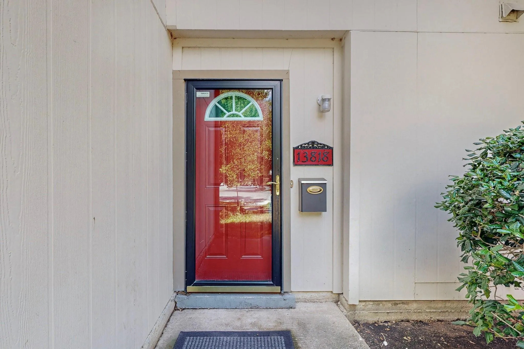 Townhouse For Rent in Dallas County , 13818 Methuen Green Lane, Dallas, Texas 75240, 3 Bedroom, 4 Bathroom, Garage spaces, 1,651 Sqft, built in 1969, mls#21319118, Real Estate Agent in Dallas, Homes For Rent in Dallas county, Homes For Rent in Dallas, Realtor in Dallas Texas, Real Estate Brokerage Independent Realty Texas, Luminita Cordes Realtor