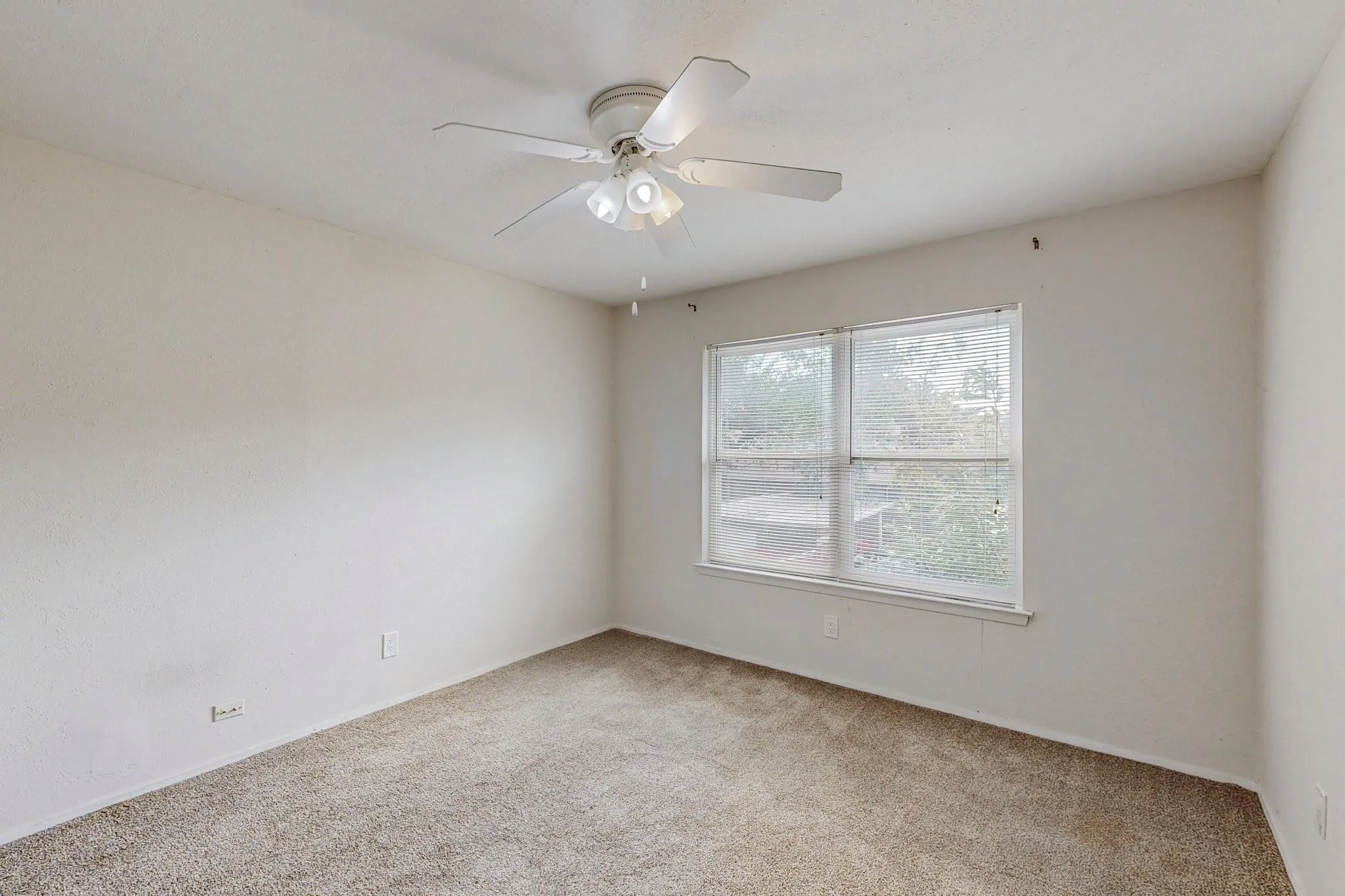Townhouse For Rent in Dallas County , 13818 Methuen Green Lane, Dallas, Texas 75240, 3 Bedroom, 4 Bathroom, Garage spaces, 1,651 Sqft, built in 1969, mls#21319118, Real Estate Agent in Dallas, Homes For Rent in Dallas county, Homes For Rent in Dallas, Realtor in Dallas Texas, Real Estate Brokerage Independent Realty Texas, Luminita Cordes Realtor