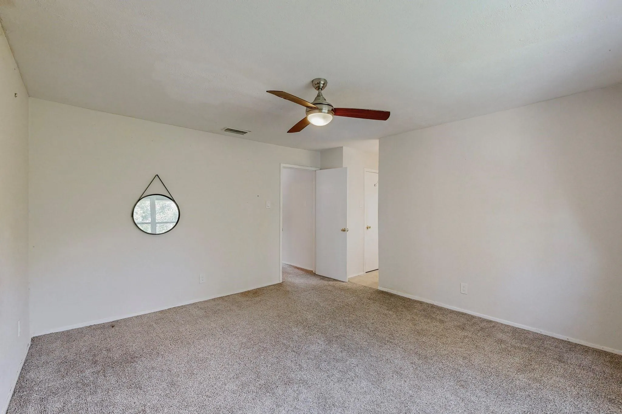 Townhouse For Rent in Dallas County , 13818 Methuen Green Lane, Dallas, Texas 75240, 3 Bedroom, 4 Bathroom, Garage spaces, 1,651 Sqft, built in 1969, mls#21319118, Real Estate Agent in Dallas, Homes For Rent in Dallas county, Homes For Rent in Dallas, Realtor in Dallas Texas, Real Estate Brokerage Independent Realty Texas, Luminita Cordes Realtor
