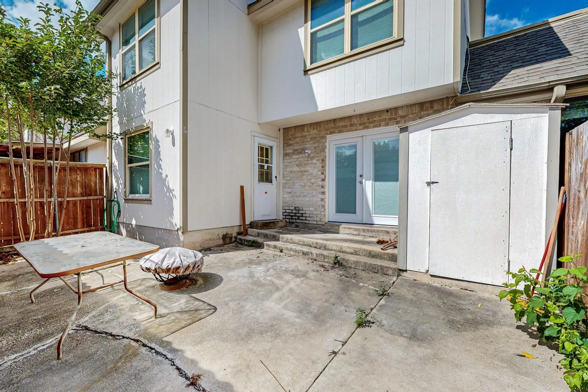 Townhouse For Rent in Dallas County , 13818 Methuen Green Lane, Dallas, Texas 75240, 3 Bedroom, 4 Bathroom, Garage spaces, 1,651 Sqft, built in 1969, mls#21319118, Real Estate Agent in Dallas, Homes For Rent in Dallas county, Homes For Rent in Dallas, Realtor in Dallas Texas, Real Estate Brokerage Independent Realty Texas, Luminita Cordes Realtor