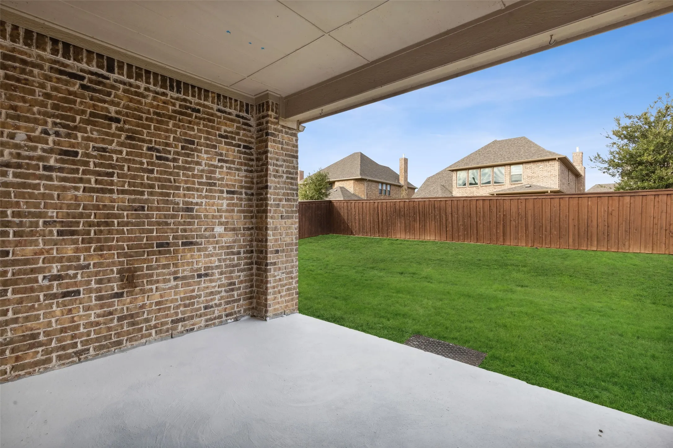 Single Family Residence For Sale in Denton County , 3737 Nottingham Drive, The Colony, Texas 75056, 5 Bedroom, 4 Bathroom, 2 Garage spaces, 4,324 Sqft, built in 2015, mls#21318945, Real Estate Agent in The Colony, Homes For Sale in Denton county, Homes For Sale in The Colony, Realtor in The Colony Texas, Real Estate Brokerage Independent Realty Texas, Luminita Cordes Realtor