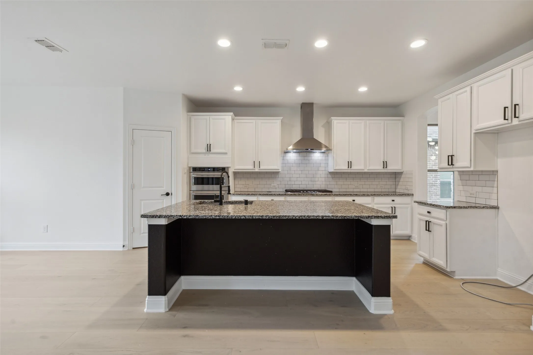 Single Family Residence For Sale in Denton County , 3737 Nottingham Drive, The Colony, Texas 75056, 5 Bedroom, 4 Bathroom, 2 Garage spaces, 4,324 Sqft, built in 2015, mls#21318945, Real Estate Agent in The Colony, Homes For Sale in Denton county, Homes For Sale in The Colony, Realtor in The Colony Texas, Real Estate Brokerage Independent Realty Texas, Luminita Cordes Realtor