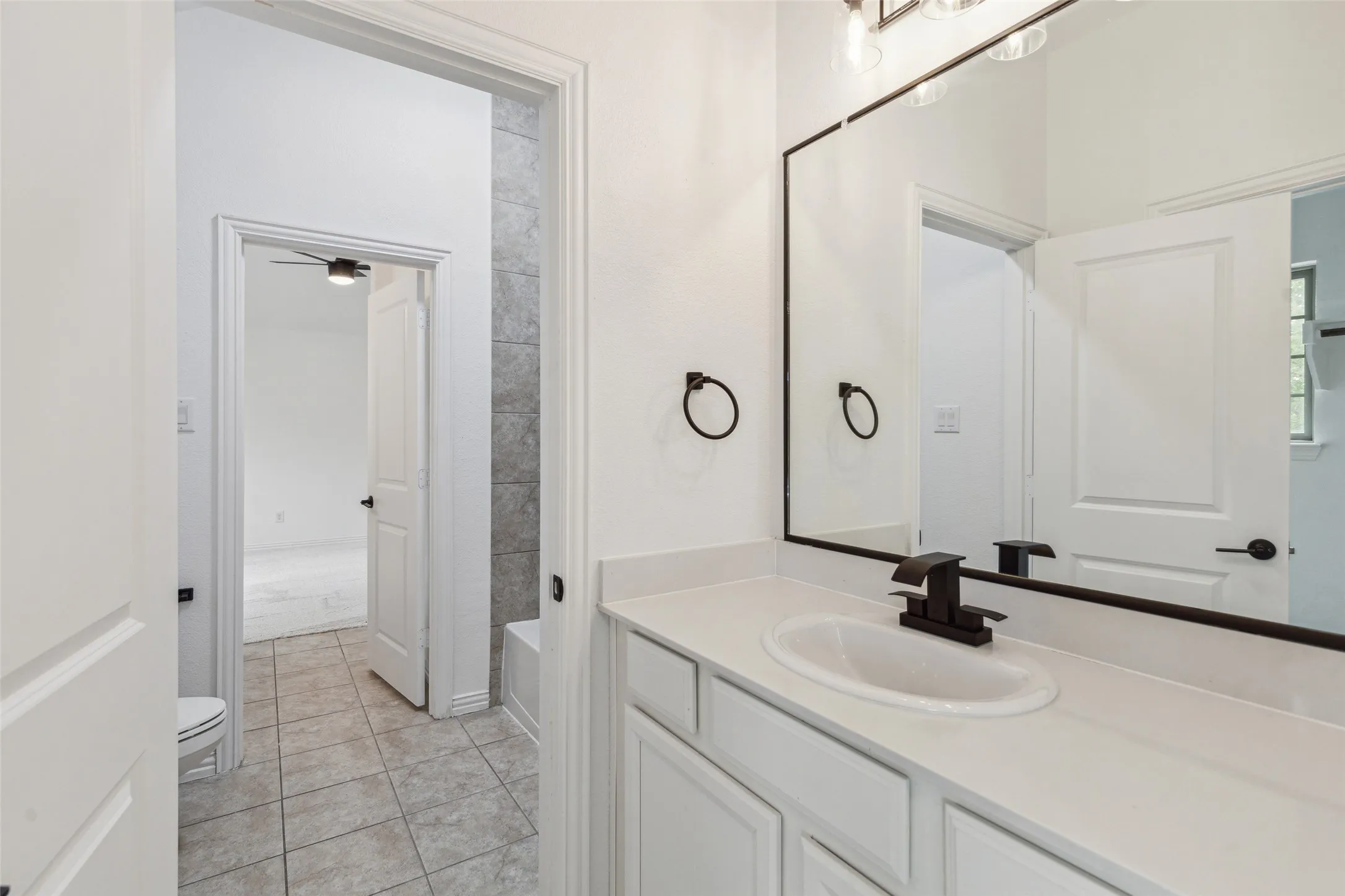 Single Family Residence For Sale in Denton County , 3737 Nottingham Drive, The Colony, Texas 75056, 5 Bedroom, 4 Bathroom, 2 Garage spaces, 4,324 Sqft, built in 2015, mls#21318945, Real Estate Agent in The Colony, Homes For Sale in Denton county, Homes For Sale in The Colony, Realtor in The Colony Texas, Real Estate Brokerage Independent Realty Texas, Luminita Cordes Realtor