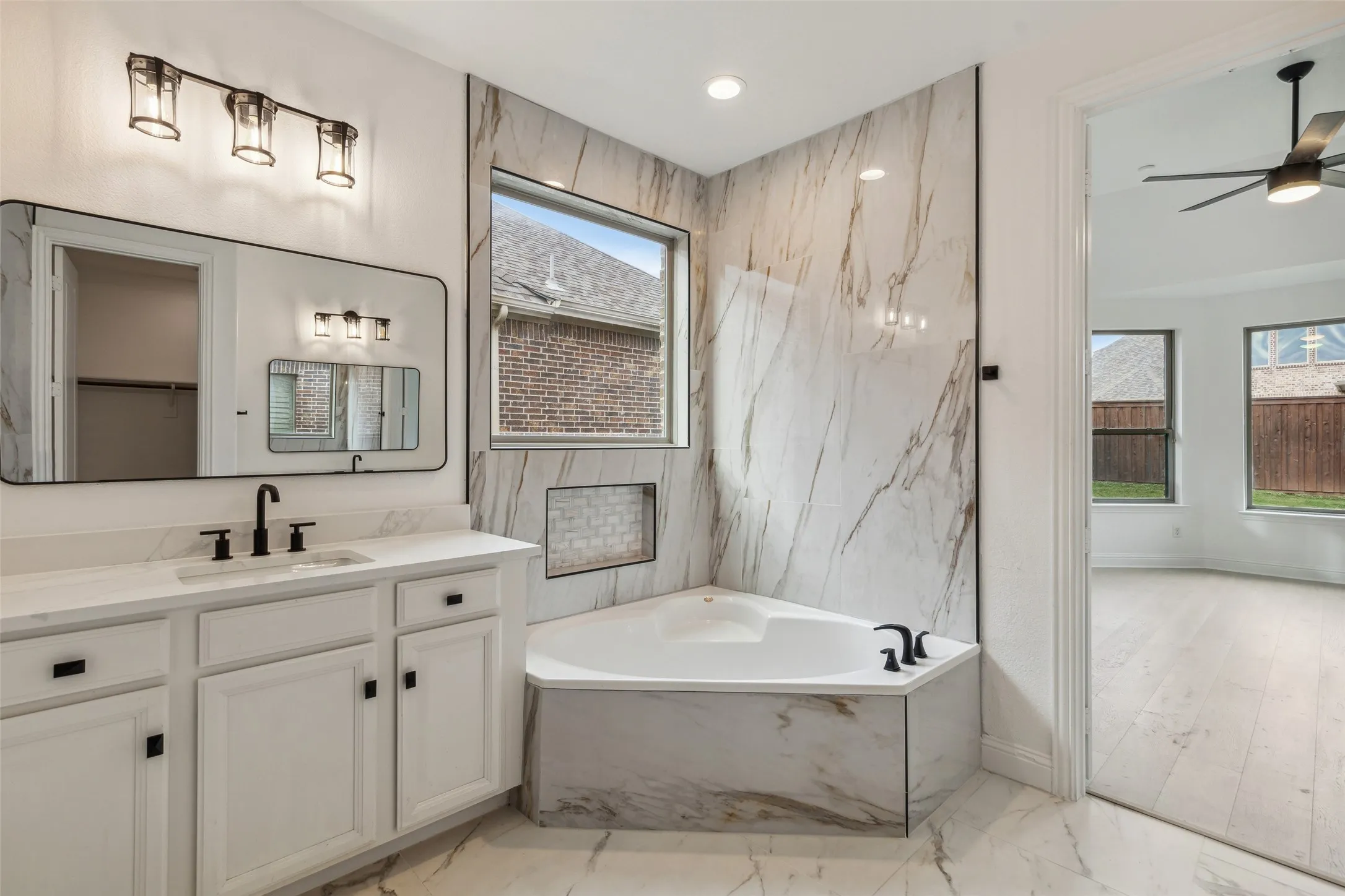 Single Family Residence For Sale in Denton County , 3737 Nottingham Drive, The Colony, Texas 75056, 5 Bedroom, 4 Bathroom, 2 Garage spaces, 4,324 Sqft, built in 2015, mls#21318945, Real Estate Agent in The Colony, Homes For Sale in Denton county, Homes For Sale in The Colony, Realtor in The Colony Texas, Real Estate Brokerage Independent Realty Texas, Luminita Cordes Realtor