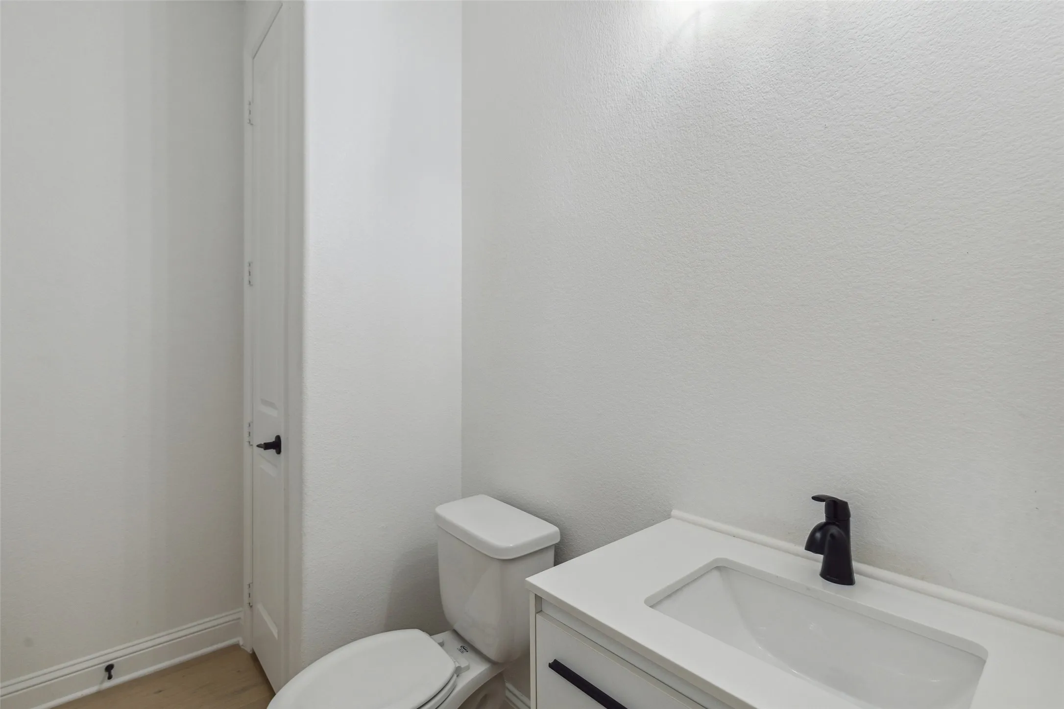 Single Family Residence For Sale in Denton County , 3737 Nottingham Drive, The Colony, Texas 75056, 5 Bedroom, 4 Bathroom, 2 Garage spaces, 4,324 Sqft, built in 2015, mls#21318945, Real Estate Agent in The Colony, Homes For Sale in Denton county, Homes For Sale in The Colony, Realtor in The Colony Texas, Real Estate Brokerage Independent Realty Texas, Luminita Cordes Realtor