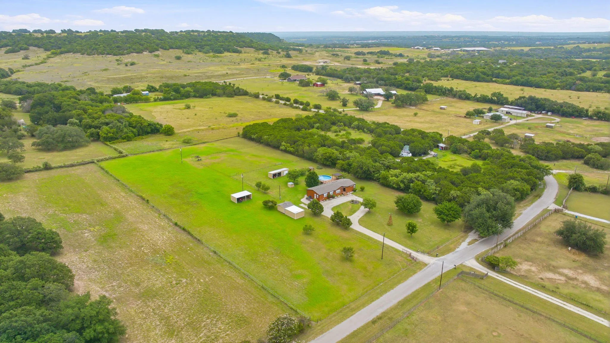 Mobile Home For Sale in Hood County , 2914 Oak Court, Granbury, Texas 76048, 4 Bedroom, 2 Bathroom, Garage spaces, 2,252 Sqft, built in 2014, mls#21319113, Real Estate Agent in Granbury, Homes For Sale in Hood county, Homes For Sale in Granbury, Realtor in Granbury Texas, Real Estate Brokerage Independent Realty Texas, Luminita Cordes Realtor