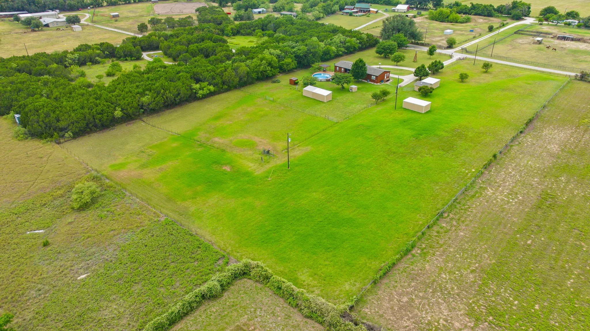 Mobile Home For Sale in Hood County , 2914 Oak Court, Granbury, Texas 76048, 4 Bedroom, 2 Bathroom, Garage spaces, 2,252 Sqft, built in 2014, mls#21319113, Real Estate Agent in Granbury, Homes For Sale in Hood county, Homes For Sale in Granbury, Realtor in Granbury Texas, Real Estate Brokerage Independent Realty Texas, Luminita Cordes Realtor