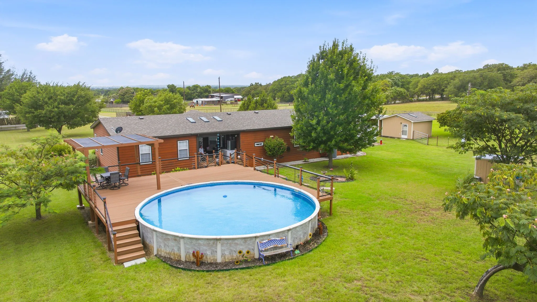 Mobile Home For Sale in Hood County , 2914 Oak Court, Granbury, Texas 76048, 4 Bedroom, 2 Bathroom, Garage spaces, 2,252 Sqft, built in 2014, mls#21319113, Real Estate Agent in Granbury, Homes For Sale in Hood county, Homes For Sale in Granbury, Realtor in Granbury Texas, Real Estate Brokerage Independent Realty Texas, Luminita Cordes Realtor