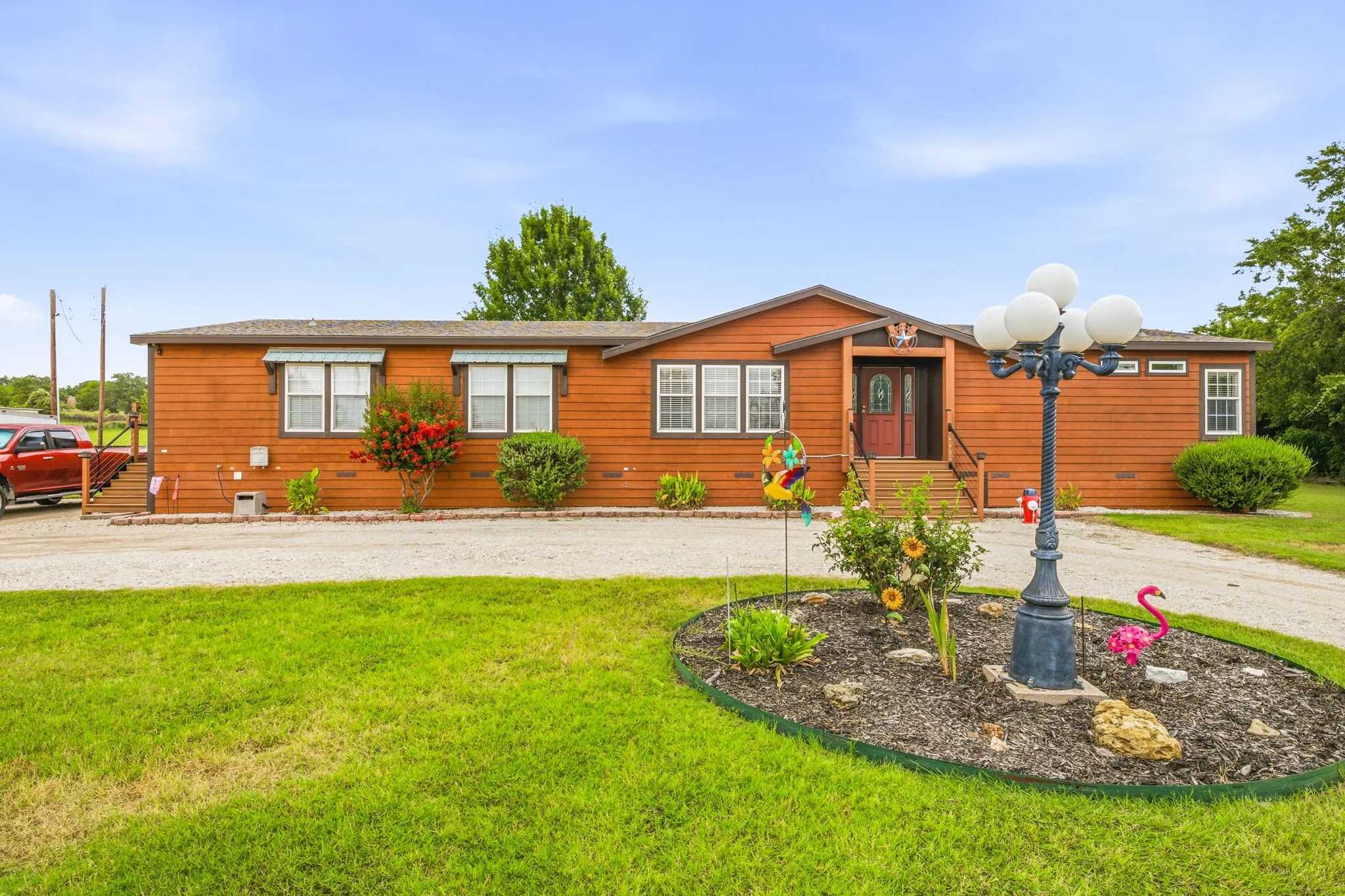 Mobile Home For Sale in Hood County , 2914 Oak Court, Granbury, Texas 76048, 4 Bedroom, 2 Bathroom, Garage spaces, 2,252 Sqft, built in 2014, mls#21319113, Real Estate Agent in Granbury, Homes For Sale in Hood county, Homes For Sale in Granbury, Realtor in Granbury Texas, Real Estate Brokerage Independent Realty Texas, Luminita Cordes Realtor