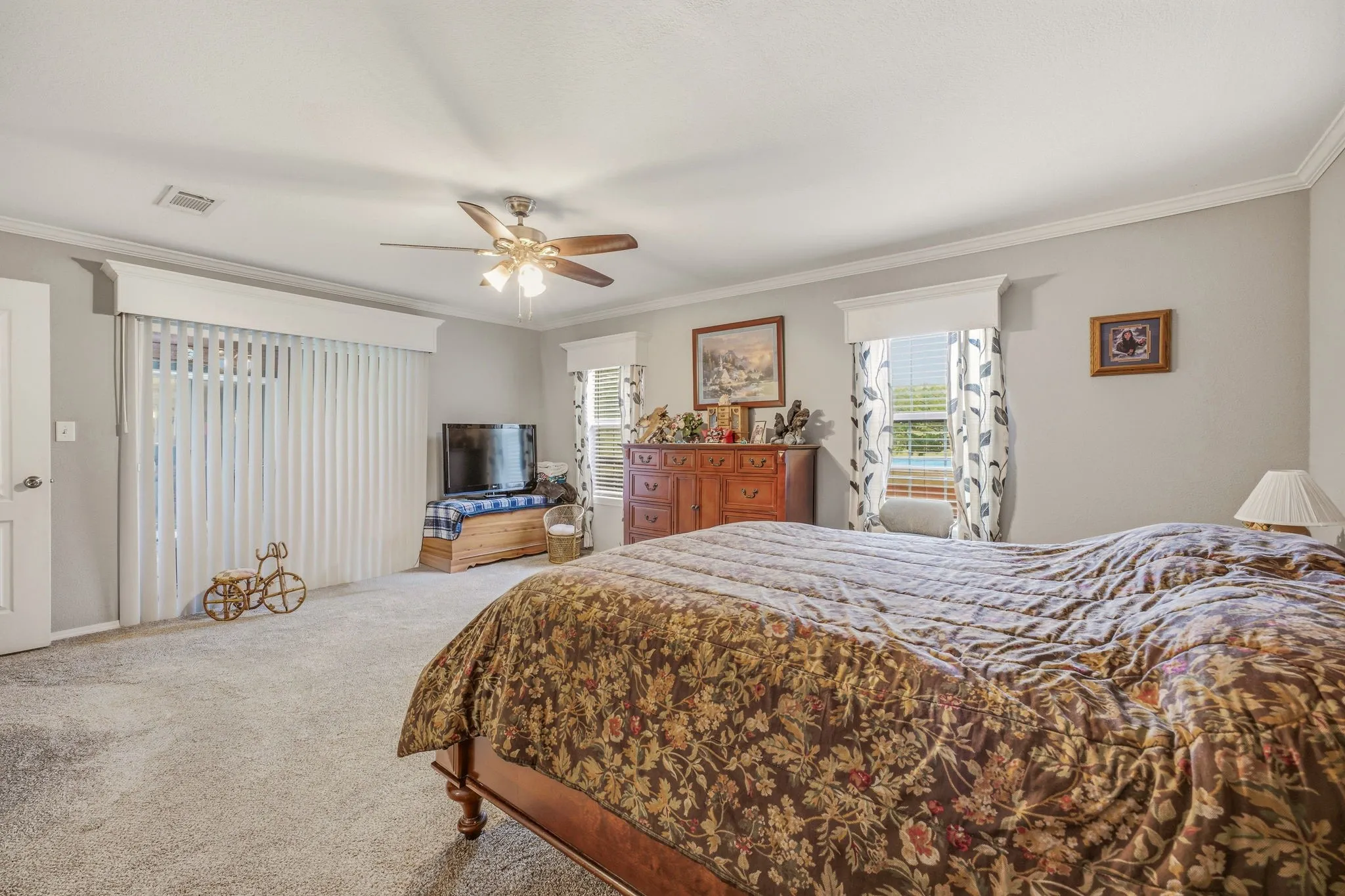 Mobile Home For Sale in Hood County , 2914 Oak Court, Granbury, Texas 76048, 4 Bedroom, 2 Bathroom, Garage spaces, 2,252 Sqft, built in 2014, mls#21319113, Real Estate Agent in Granbury, Homes For Sale in Hood county, Homes For Sale in Granbury, Realtor in Granbury Texas, Real Estate Brokerage Independent Realty Texas, Luminita Cordes Realtor