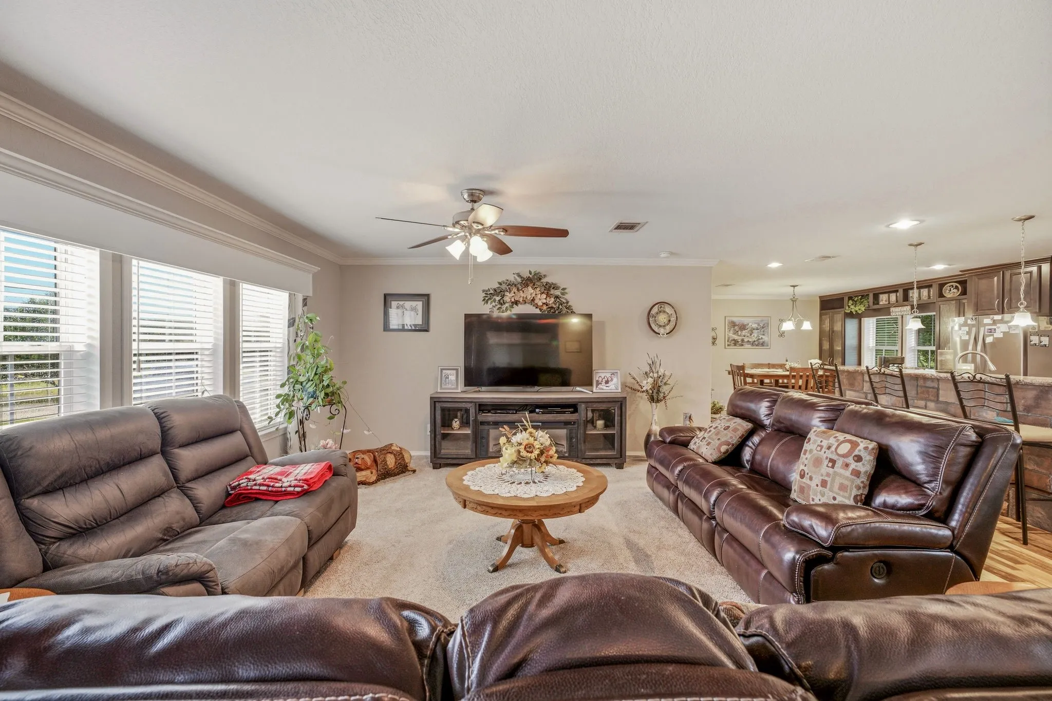 Mobile Home For Sale in Hood County , 2914 Oak Court, Granbury, Texas 76048, 4 Bedroom, 2 Bathroom, Garage spaces, 2,252 Sqft, built in 2014, mls#21319113, Real Estate Agent in Granbury, Homes For Sale in Hood county, Homes For Sale in Granbury, Realtor in Granbury Texas, Real Estate Brokerage Independent Realty Texas, Luminita Cordes Realtor