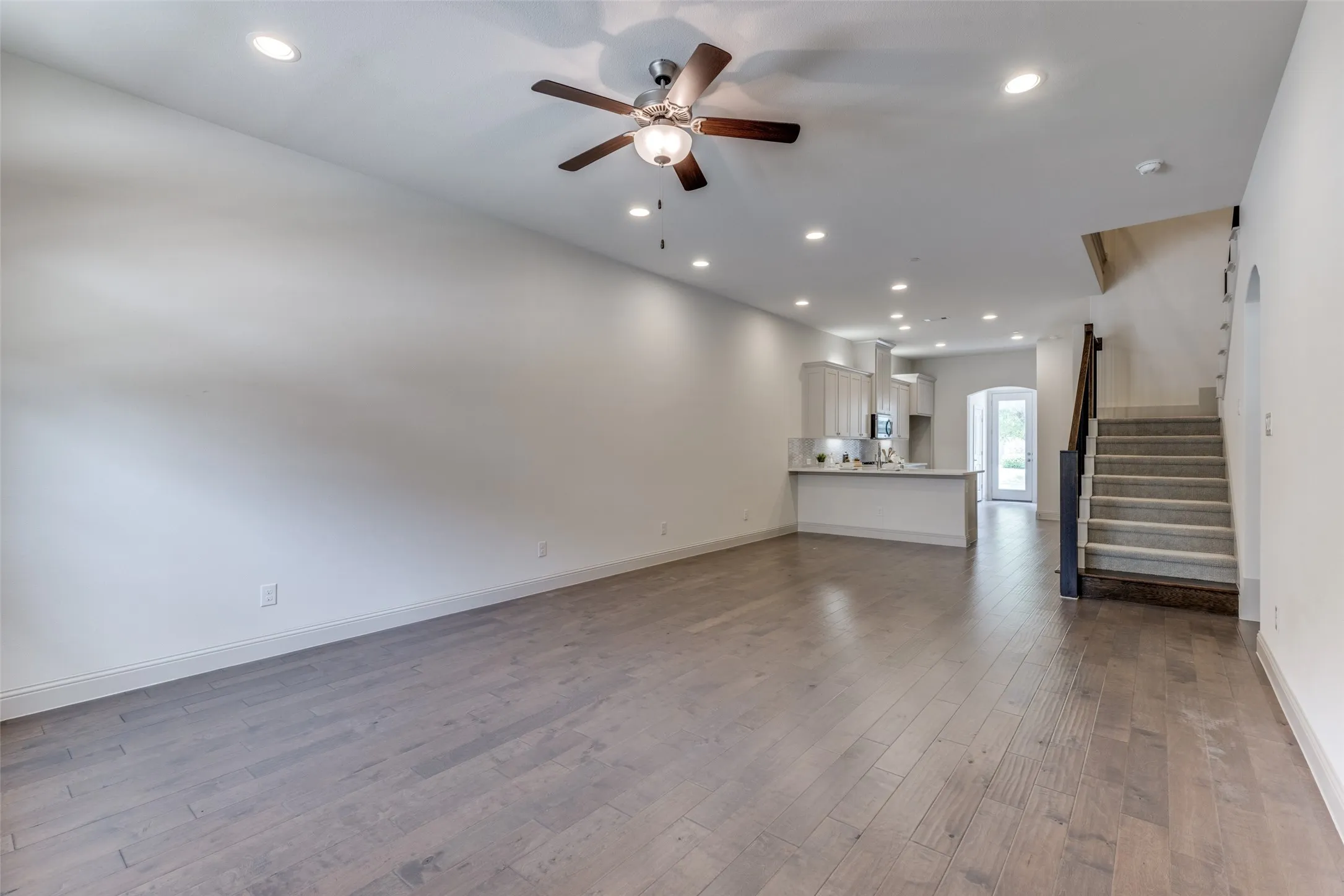 Townhouse For Rent in Collin County , 7213 Chief Spotted Tail Drive, Mc Kinney, Texas 75070, 3 Bedroom, 3 Bathroom, 2 Garage spaces, 2,101 Sqft, built in 2017, mls#21319128, Real Estate Agent in Mc Kinney, Homes For Rent in Collin county, Homes For Rent in Mc Kinney, Realtor in Mc Kinney Texas, Real Estate Brokerage Independent Realty Texas, Luminita Cordes Realtor
