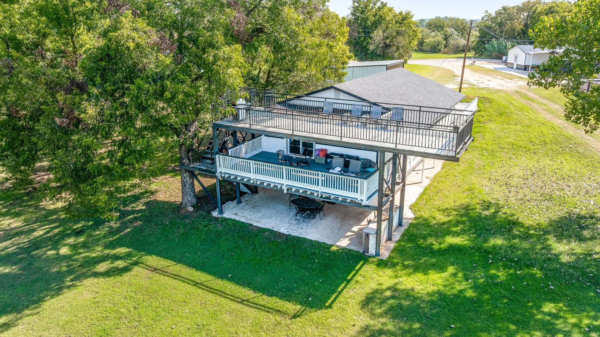 Single Family Residence For Sale in Hood County , 2520 Long Creek, Granbury, Texas 76049, 4 Bedrooms, 2 Bathrooms, Garage spaces, 2,222 Sqft, built in 1983, Price $470,000, mls#21319139, Real Estate Agent in Granbury, Homes For Sale in Hood county, Homes For Sale in Granbury, Realtor in Granbury Texas, Real Estate Brokerage Independent Realty Texas, Luminita Cordes Realtor