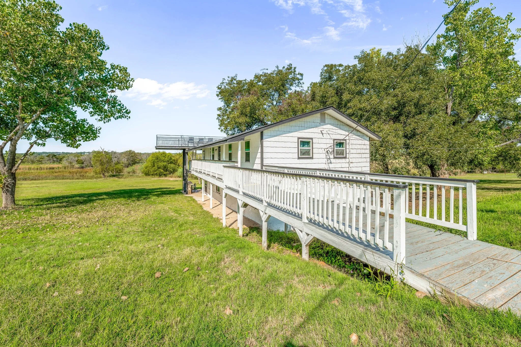 Single Family Residence For Sale in Hood County , 2520 Long Creek, Granbury, Texas 76049, 4 Bedrooms, 2 Bathrooms, Garage spaces, 2,222 Sqft, built in 1983, Price $470,000, mls#21319139, Real Estate Agent in Granbury, Homes For Sale in Hood county, Homes For Sale in Granbury, Realtor in Granbury Texas, Real Estate Brokerage Independent Realty Texas, Luminita Cordes Realtor