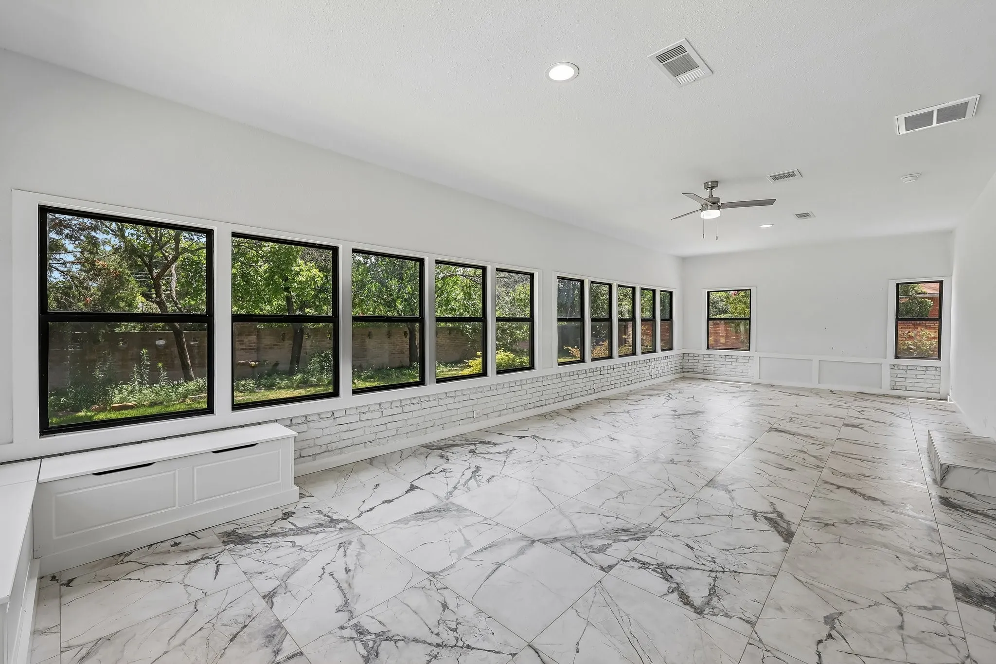 Single Family Residence For Sale in Dallas County , 4326 Mendenhall Drive, Dallas, Texas 75244, 4 Bedroom, 4 Bathroom, 2 Garage spaces, 3,607 Sqft, built in 1964, mls#21316171, Real Estate Agent in Dallas, Homes For Sale in Dallas county, Homes For Sale in Dallas, Realtor in Dallas Texas, Real Estate Brokerage Independent Realty Texas, Luminita Cordes Realtor