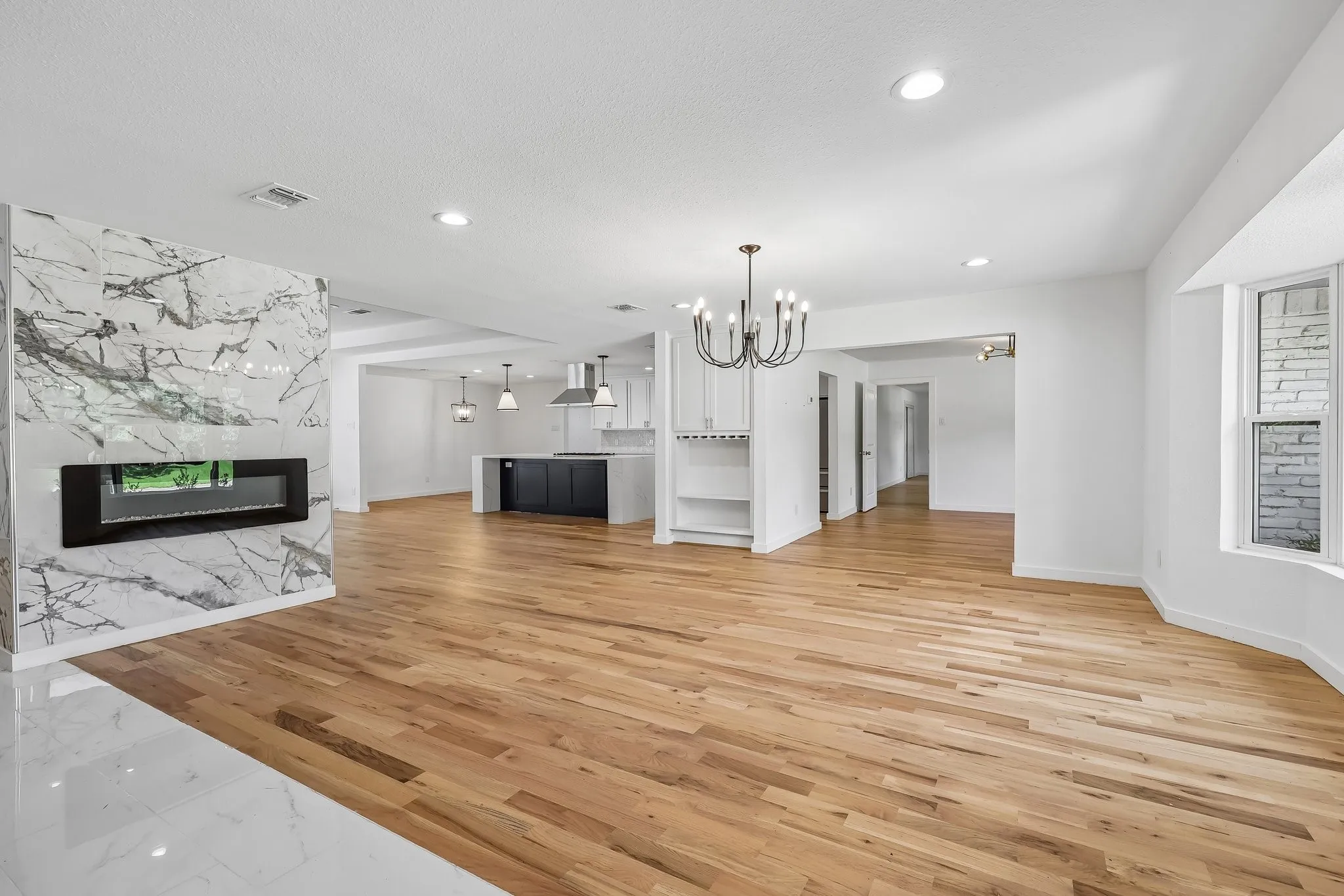 Single Family Residence For Sale in Dallas County , 4326 Mendenhall Drive, Dallas, Texas 75244, 4 Bedroom, 4 Bathroom, 2 Garage spaces, 3,607 Sqft, built in 1964, mls#21316171, Real Estate Agent in Dallas, Homes For Sale in Dallas county, Homes For Sale in Dallas, Realtor in Dallas Texas, Real Estate Brokerage Independent Realty Texas, Luminita Cordes Realtor