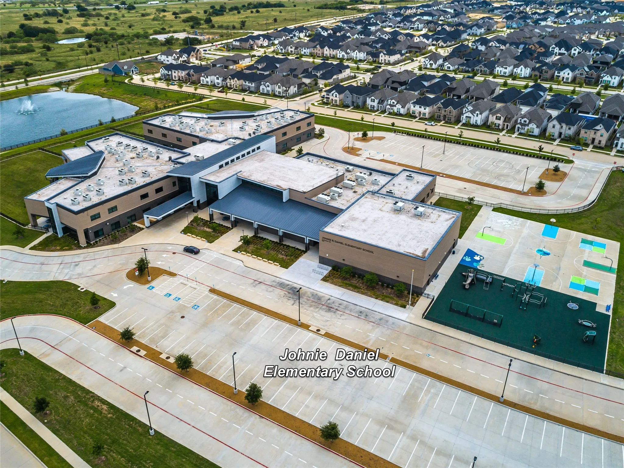 Single Family Residence For Sale in Denton County , 2412 Elm Place, Northlake, Texas 76247, 3 Bedroom, 3 Bathroom, 2 Garage spaces, 1,969 Sqft, built in 2019, mls#21314972, Real Estate Agent in Northlake, Homes For Sale in Denton county, Homes For Sale in Northlake, Realtor in Northlake Texas, Real Estate Brokerage Independent Realty Texas, Luminita Cordes Realtor