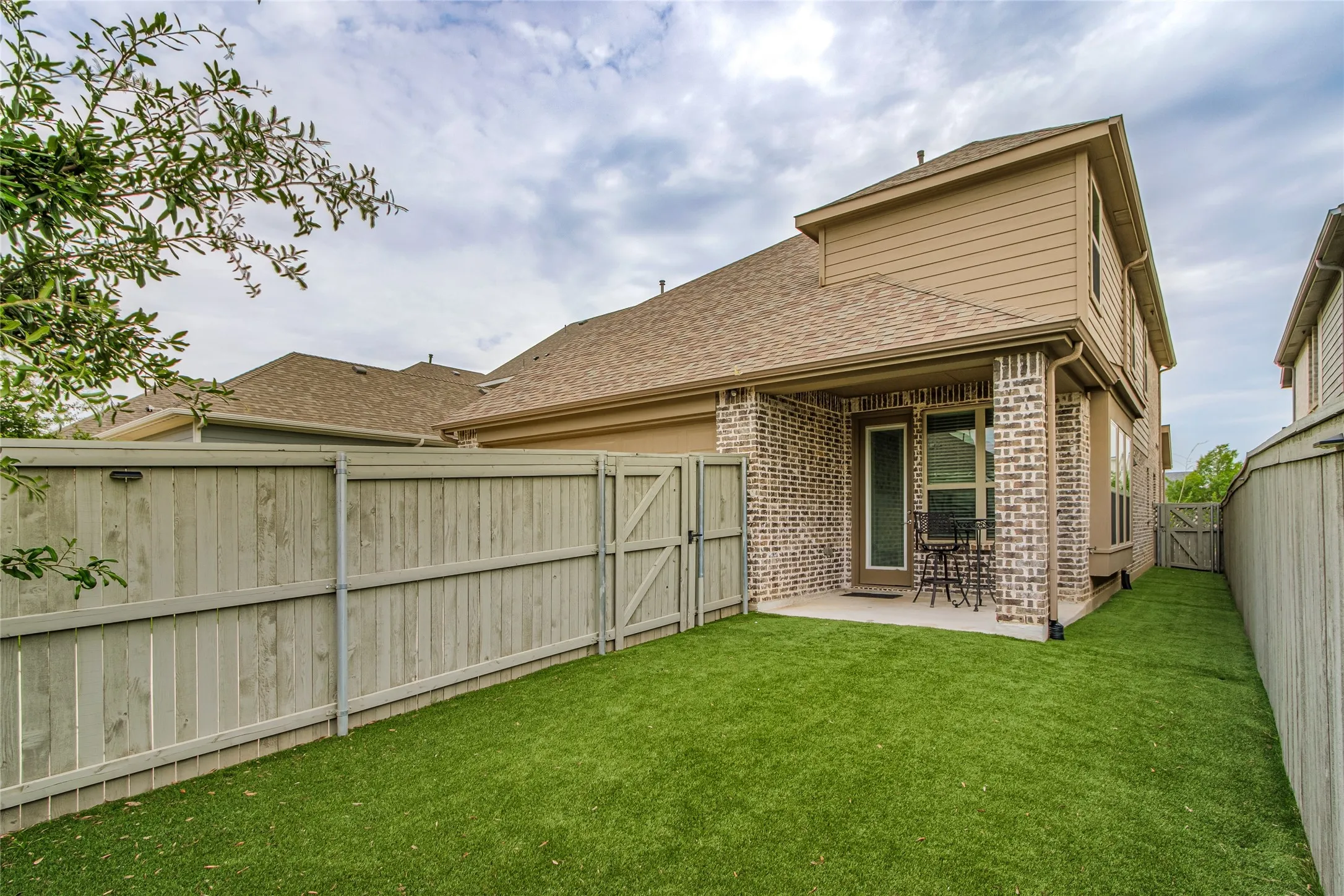 Single Family Residence For Sale in Denton County , 2412 Elm Place, Northlake, Texas 76247, 3 Bedroom, 3 Bathroom, 2 Garage spaces, 1,969 Sqft, built in 2019, mls#21314972, Real Estate Agent in Northlake, Homes For Sale in Denton county, Homes For Sale in Northlake, Realtor in Northlake Texas, Real Estate Brokerage Independent Realty Texas, Luminita Cordes Realtor