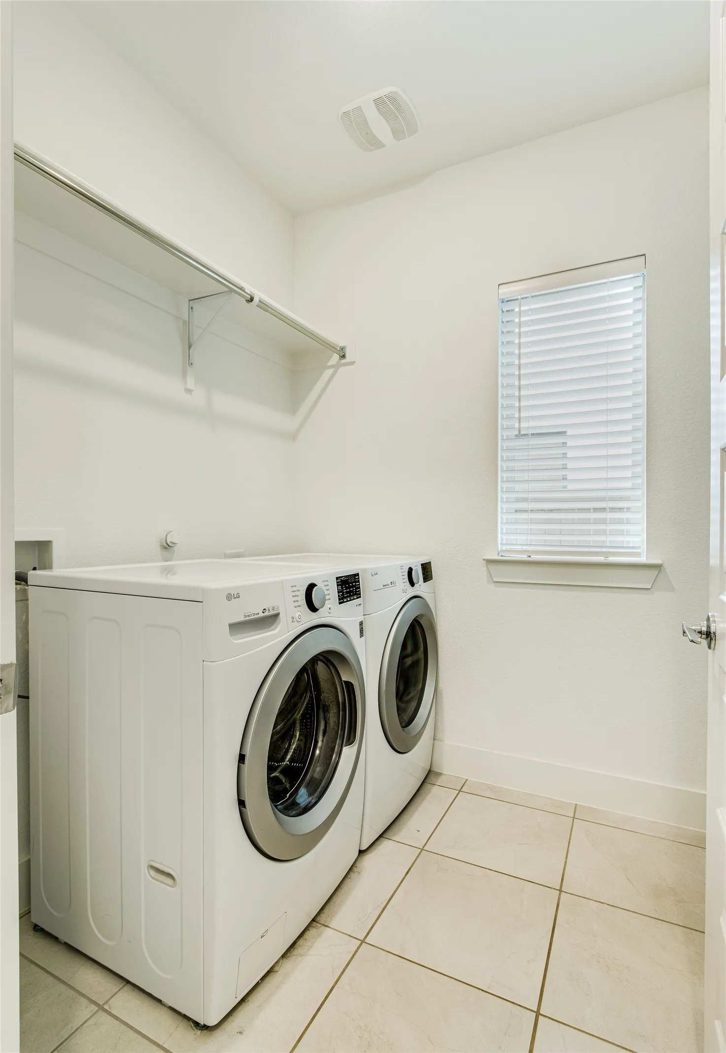 Single Family Residence For Sale in Denton County , 2412 Elm Place, Northlake, Texas 76247, 3 Bedroom, 3 Bathroom, 2 Garage spaces, 1,969 Sqft, built in 2019, mls#21314972, Real Estate Agent in Northlake, Homes For Sale in Denton county, Homes For Sale in Northlake, Realtor in Northlake Texas, Real Estate Brokerage Independent Realty Texas, Luminita Cordes Realtor