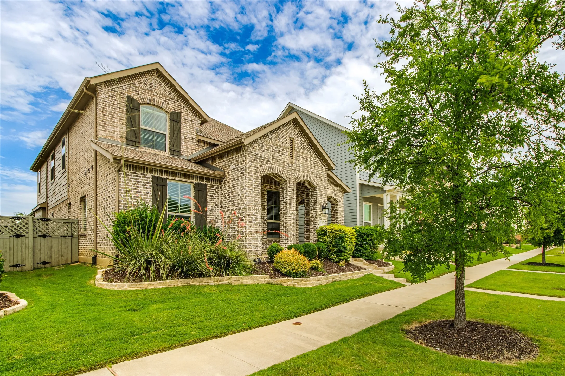 Single Family Residence For Sale in Denton County , 2412 Elm Place, Northlake, Texas 76247, 3 Bedroom, 3 Bathroom, 2 Garage spaces, 1,969 Sqft, built in 2019, mls#21314972, Real Estate Agent in Northlake, Homes For Sale in Denton county, Homes For Sale in Northlake, Realtor in Northlake Texas, Real Estate Brokerage Independent Realty Texas, Luminita Cordes Realtor
