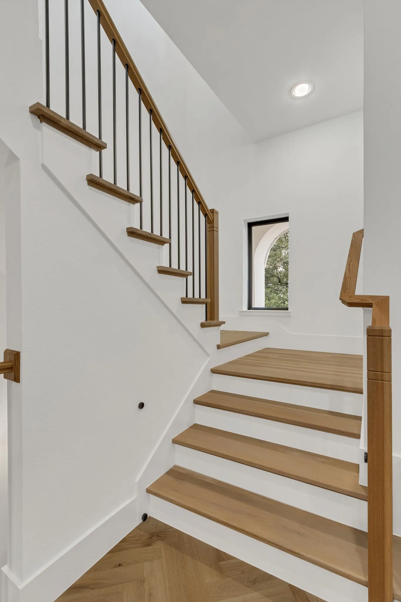 Single Family Residence For Rent in Collin County , 7828 Secluded Avenue, Plano, Texas 75024, 3 Bedroom, 4 Bathroom, 2 Garage spaces, 3,052 Sqft, built in 2021, mls#21319151, Real Estate Agent in Plano, Homes For Rent in Collin county, Homes For Rent in Plano, Realtor in Plano Texas, Real Estate Brokerage Independent Realty Texas, Luminita Cordes Realtor