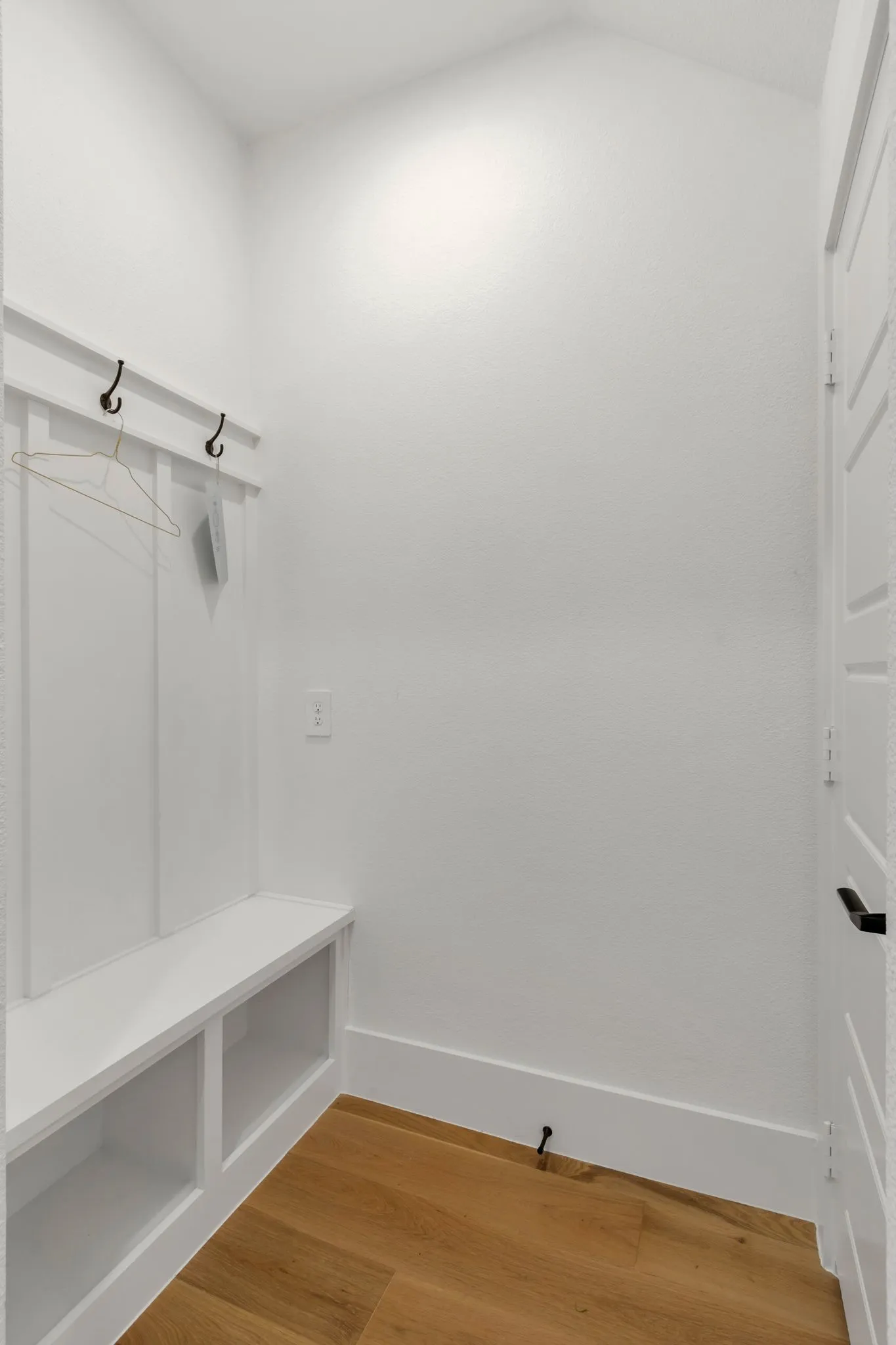 Single Family Residence For Rent in Collin County , 7828 Secluded Avenue, Plano, Texas 75024, 3 Bedroom, 4 Bathroom, 2 Garage spaces, 3,052 Sqft, built in 2021, mls#21319151, Real Estate Agent in Plano, Homes For Rent in Collin county, Homes For Rent in Plano, Realtor in Plano Texas, Real Estate Brokerage Independent Realty Texas, Luminita Cordes Realtor