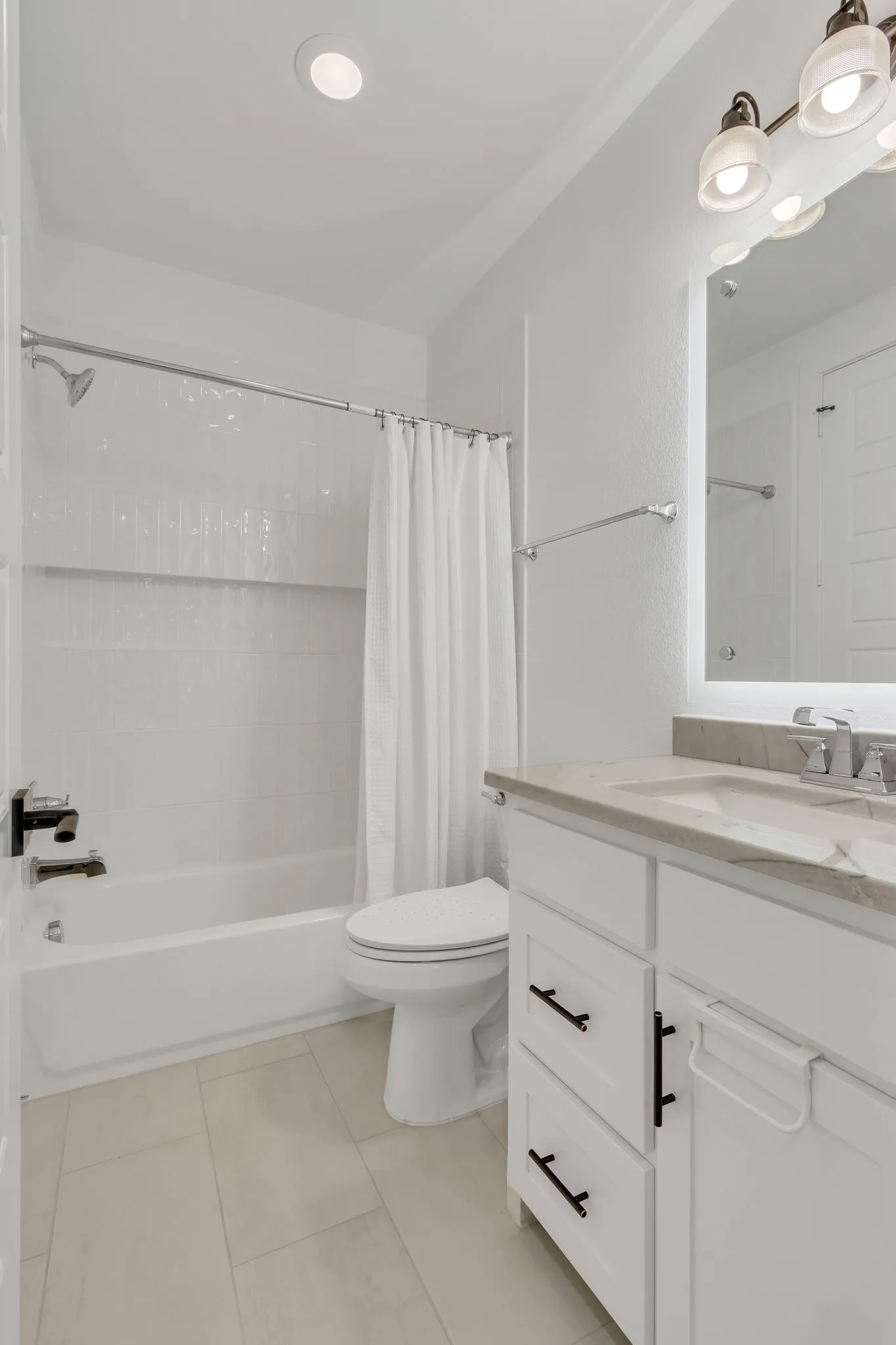 Single Family Residence For Rent in Collin County , 7828 Secluded Avenue, Plano, Texas 75024, 3 Bedroom, 4 Bathroom, 2 Garage spaces, 3,052 Sqft, built in 2021, mls#21319151, Real Estate Agent in Plano, Homes For Rent in Collin county, Homes For Rent in Plano, Realtor in Plano Texas, Real Estate Brokerage Independent Realty Texas, Luminita Cordes Realtor