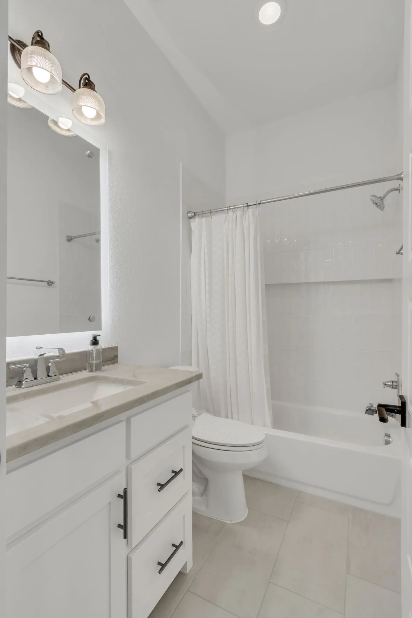 Single Family Residence For Rent in Collin County , 7828 Secluded Avenue, Plano, Texas 75024, 3 Bedroom, 4 Bathroom, 2 Garage spaces, 3,052 Sqft, built in 2021, mls#21319151, Real Estate Agent in Plano, Homes For Rent in Collin county, Homes For Rent in Plano, Realtor in Plano Texas, Real Estate Brokerage Independent Realty Texas, Luminita Cordes Realtor
