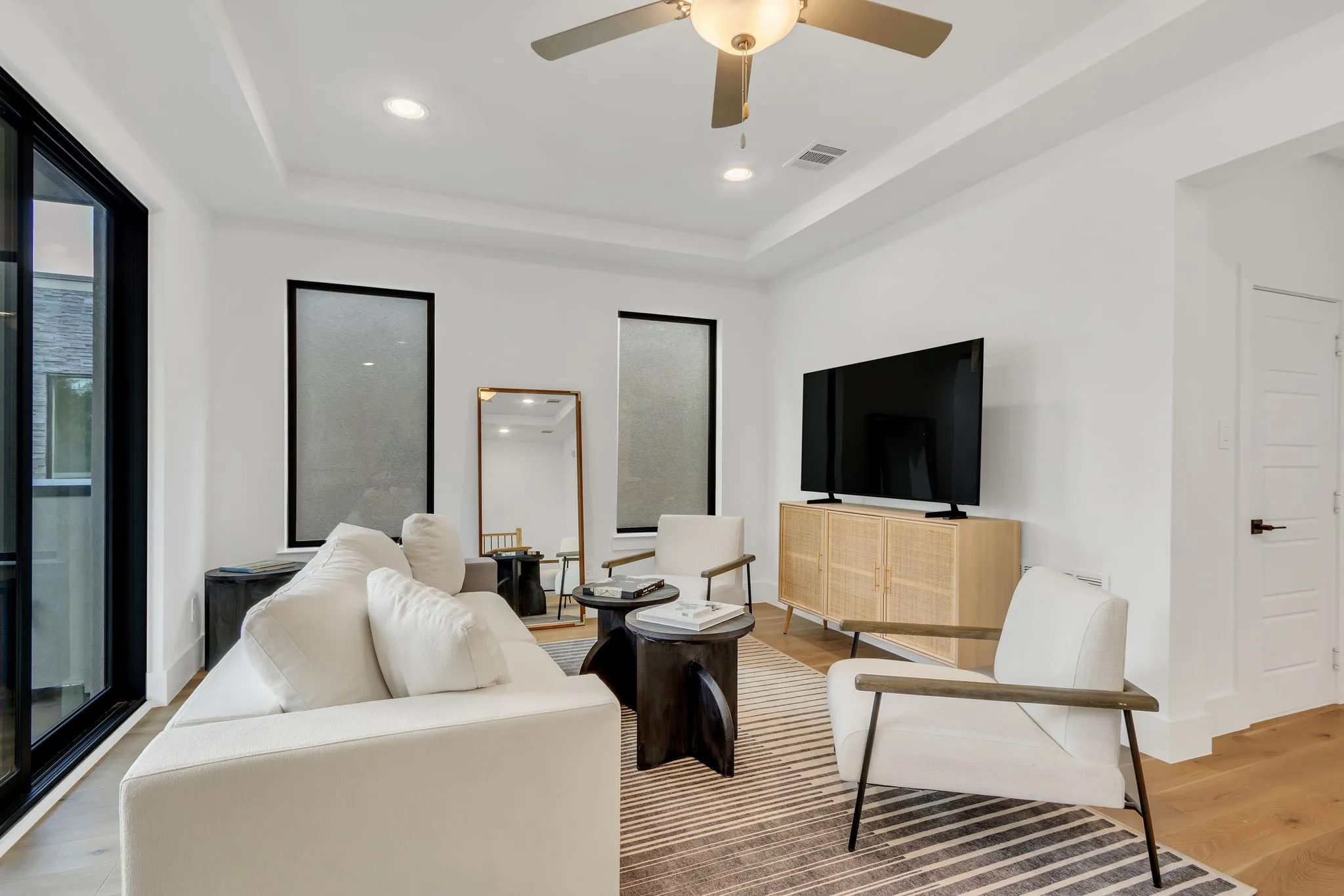Single Family Residence For Rent in Collin County , 7828 Secluded Avenue, Plano, Texas 75024, 3 Bedroom, 4 Bathroom, 2 Garage spaces, 3,052 Sqft, built in 2021, mls#21319151, Real Estate Agent in Plano, Homes For Rent in Collin county, Homes For Rent in Plano, Realtor in Plano Texas, Real Estate Brokerage Independent Realty Texas, Luminita Cordes Realtor