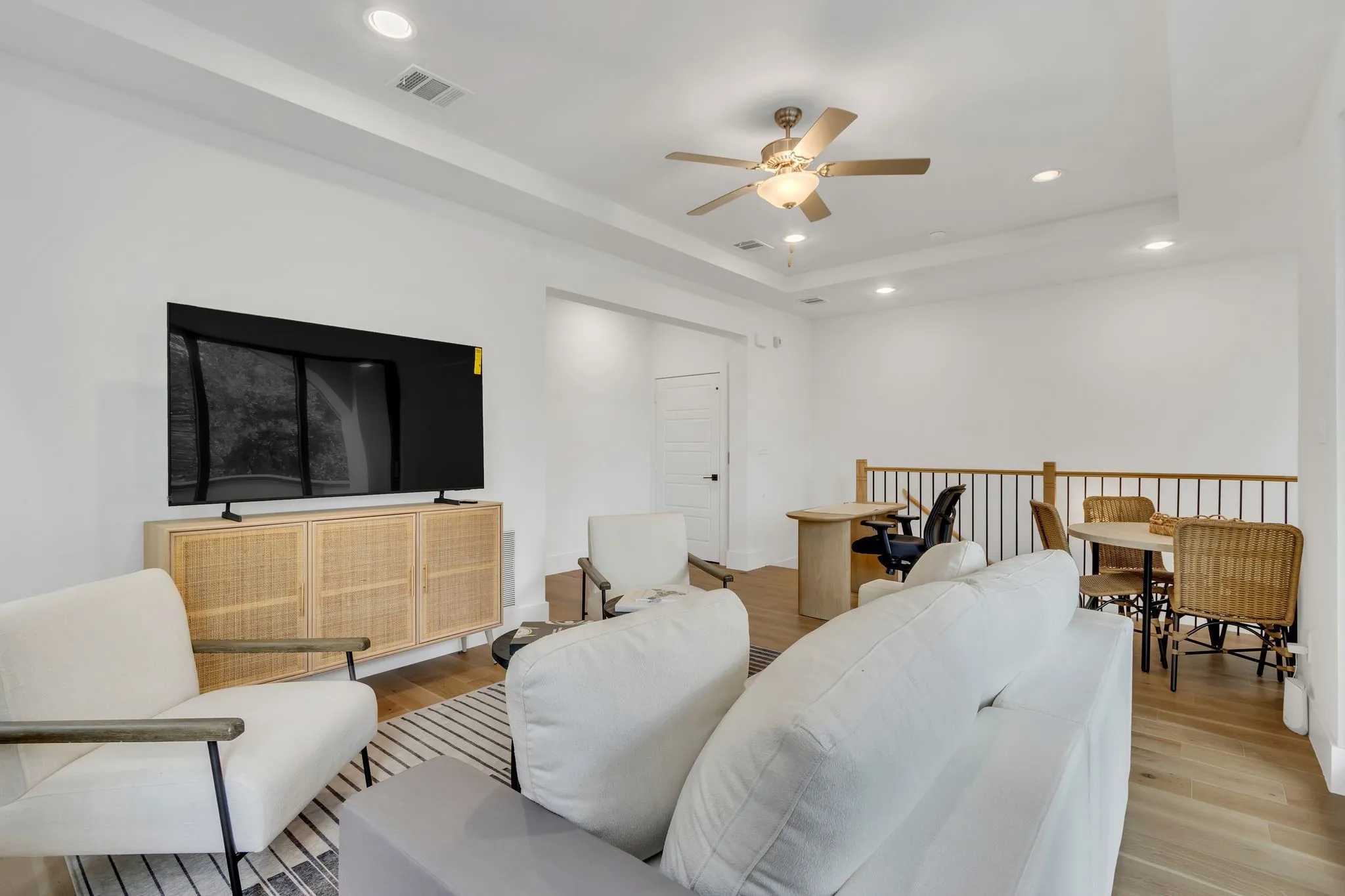 Single Family Residence For Rent in Collin County , 7828 Secluded Avenue, Plano, Texas 75024, 3 Bedroom, 4 Bathroom, 2 Garage spaces, 3,052 Sqft, built in 2021, mls#21319151, Real Estate Agent in Plano, Homes For Rent in Collin county, Homes For Rent in Plano, Realtor in Plano Texas, Real Estate Brokerage Independent Realty Texas, Luminita Cordes Realtor