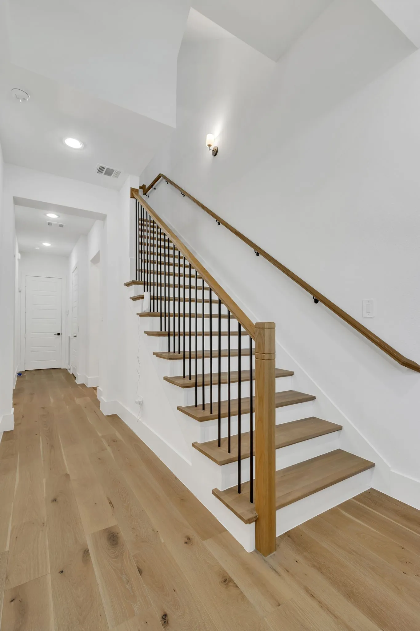 Single Family Residence For Rent in Collin County , 7828 Secluded Avenue, Plano, Texas 75024, 3 Bedroom, 4 Bathroom, 2 Garage spaces, 3,052 Sqft, built in 2021, mls#21319151, Real Estate Agent in Plano, Homes For Rent in Collin county, Homes For Rent in Plano, Realtor in Plano Texas, Real Estate Brokerage Independent Realty Texas, Luminita Cordes Realtor