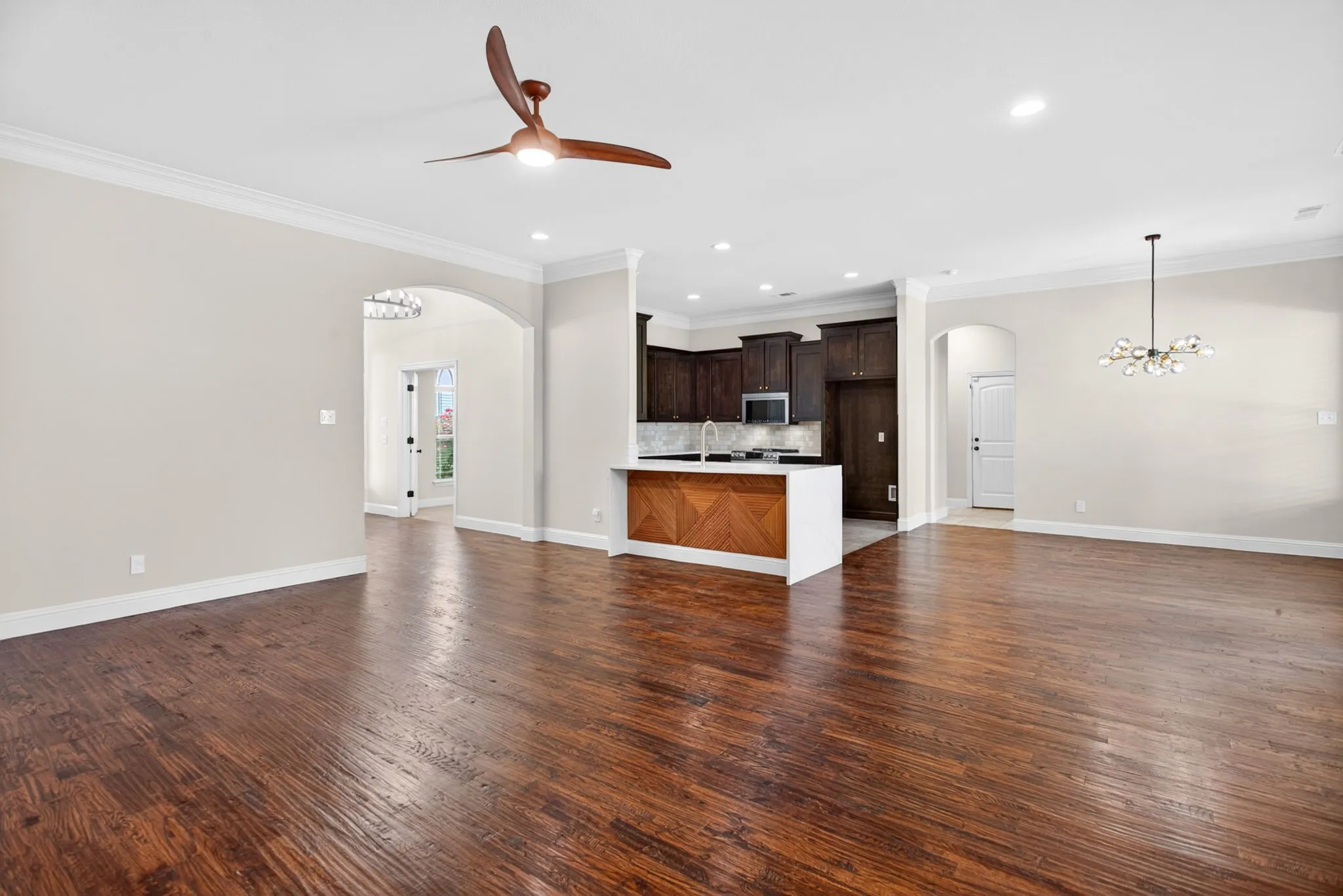 Single Family Residence For Sale in Johnson County , 7320 Spring Ranch Court, Godley, Texas 76044, 4 Bedroom, 3 Bathroom, 3 Garage spaces, 2,354 Sqft, built in 2016, mls#21317311, Real Estate Agent in Godley, Homes For Sale in Johnson county, Homes For Sale in Godley, Realtor in Godley Texas, Real Estate Brokerage Independent Realty Texas, Luminita Cordes Realtor
