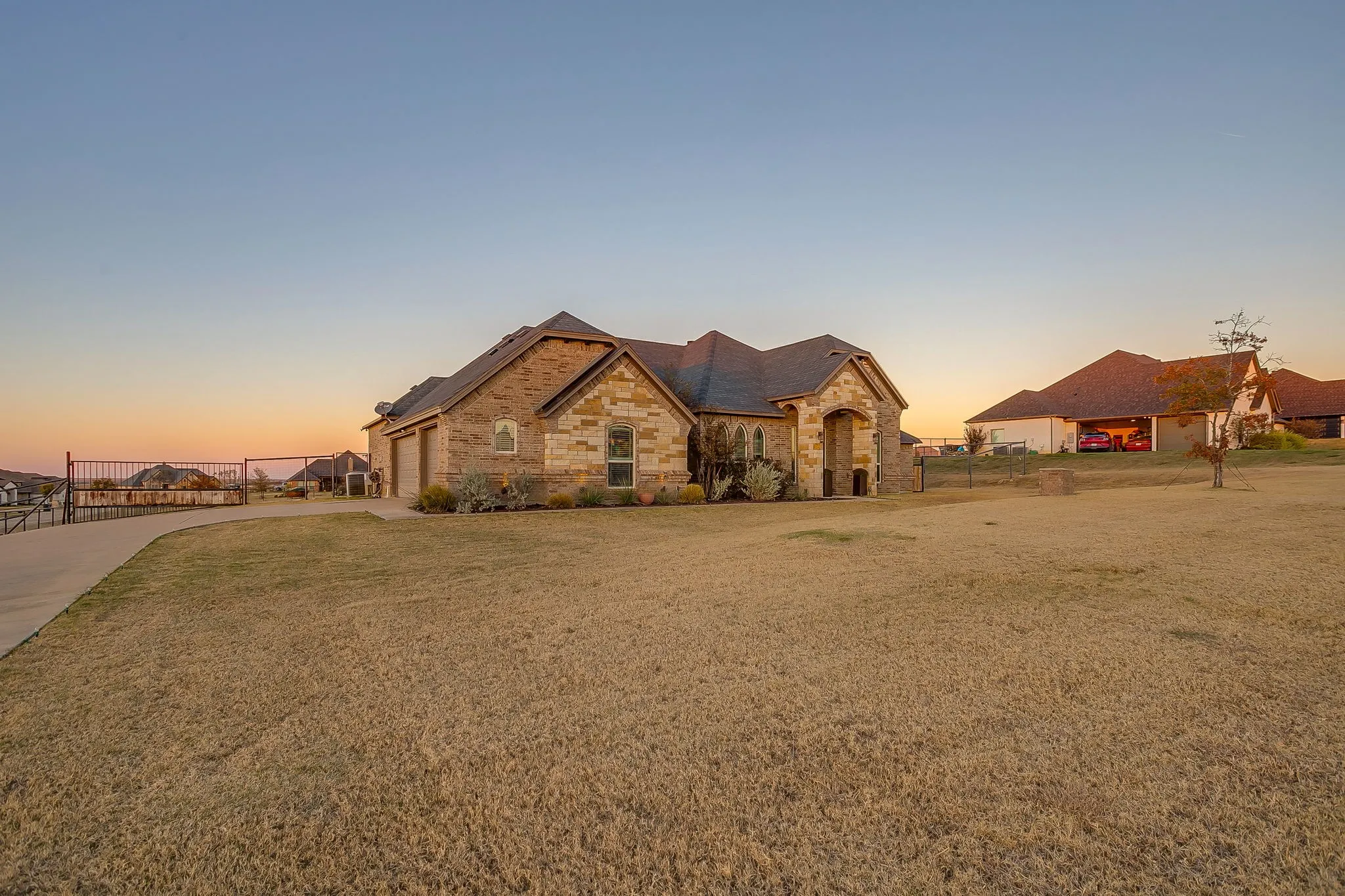 Single Family Residence For Sale in Johnson County , 7320 Spring Ranch Court, Godley, Texas 76044, 4 Bedroom, 3 Bathroom, 3 Garage spaces, 2,354 Sqft, built in 2016, mls#21317311, Real Estate Agent in Godley, Homes For Sale in Johnson county, Homes For Sale in Godley, Realtor in Godley Texas, Real Estate Brokerage Independent Realty Texas, Luminita Cordes Realtor