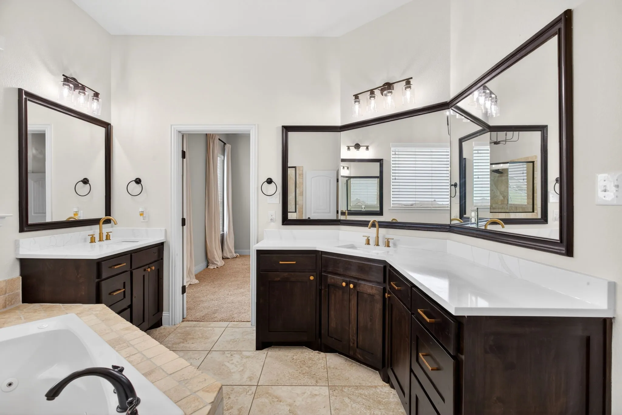 Single Family Residence For Sale in Johnson County , 7320 Spring Ranch Court, Godley, Texas 76044, 4 Bedroom, 3 Bathroom, 3 Garage spaces, 2,354 Sqft, built in 2016, mls#21317311, Real Estate Agent in Godley, Homes For Sale in Johnson county, Homes For Sale in Godley, Realtor in Godley Texas, Real Estate Brokerage Independent Realty Texas, Luminita Cordes Realtor