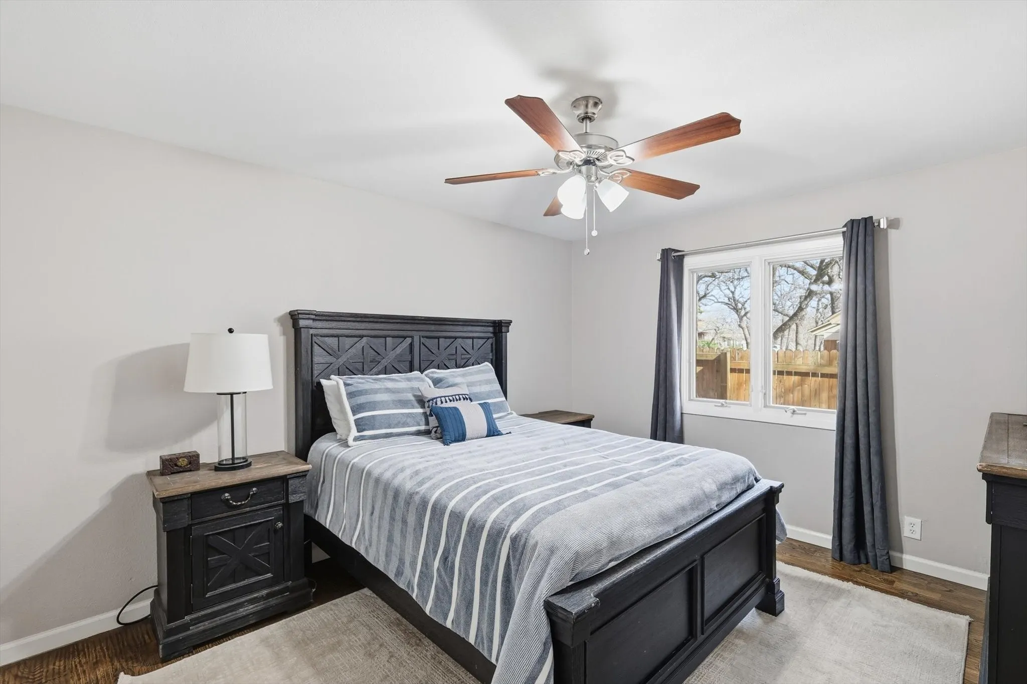 Single Family Residence For Sale in Tarrant County , 2703 Chinquapin Oak Lane, Arlington, Texas 76012, 4 Bedroom, 4 Bathroom, 2 Garage spaces, 3,191 Sqft, built in 1972, mls#21319157, Real Estate Agent in Arlington, Homes For Sale in Tarrant county, Homes For Sale in Arlington, Realtor in Arlington Texas, Real Estate Brokerage Independent Realty Texas, Luminita Cordes Realtor