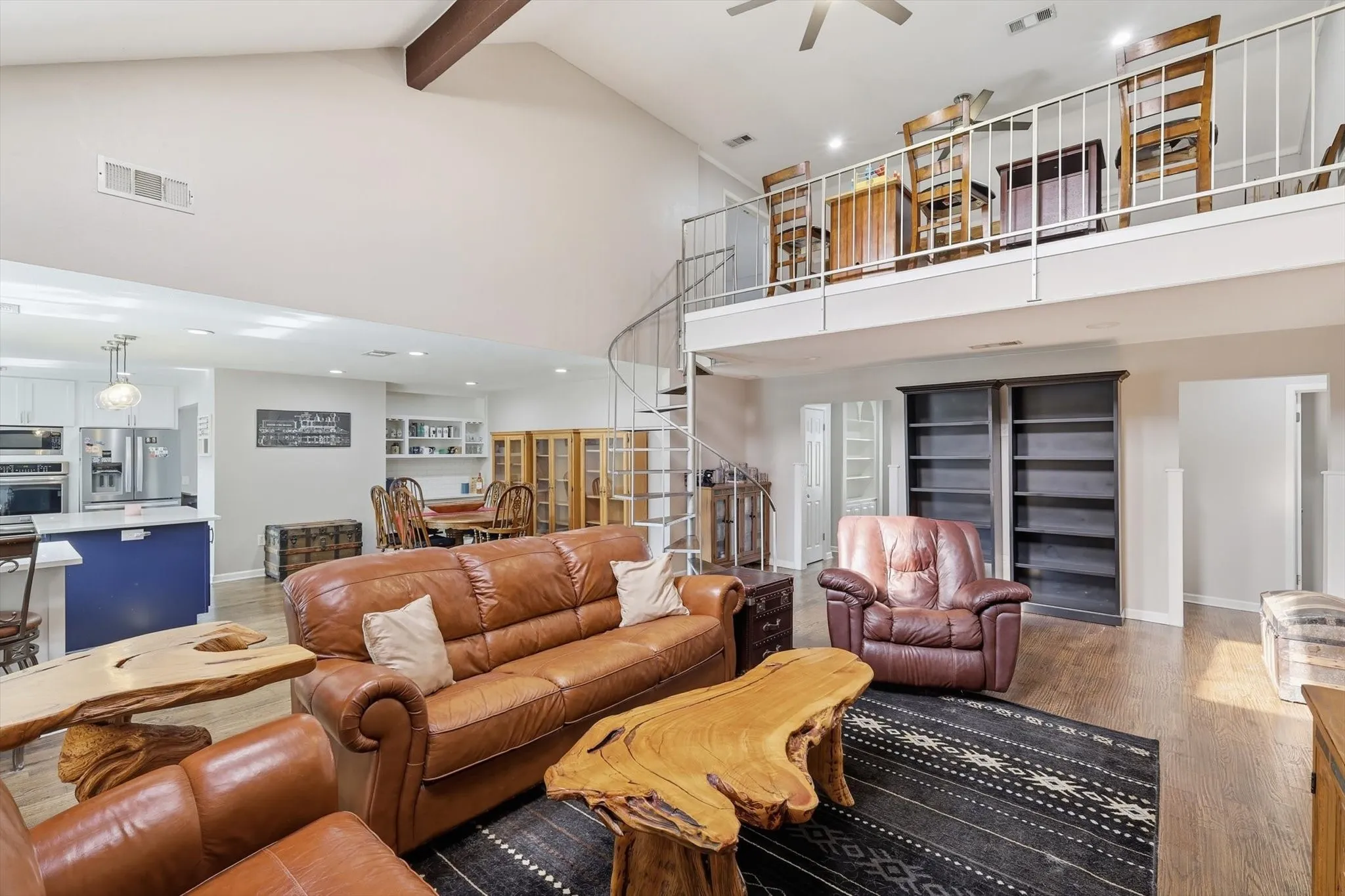 Single Family Residence For Sale in Tarrant County , 2703 Chinquapin Oak Lane, Arlington, Texas 76012, 4 Bedroom, 4 Bathroom, 2 Garage spaces, 3,191 Sqft, built in 1972, mls#21319157, Real Estate Agent in Arlington, Homes For Sale in Tarrant county, Homes For Sale in Arlington, Realtor in Arlington Texas, Real Estate Brokerage Independent Realty Texas, Luminita Cordes Realtor