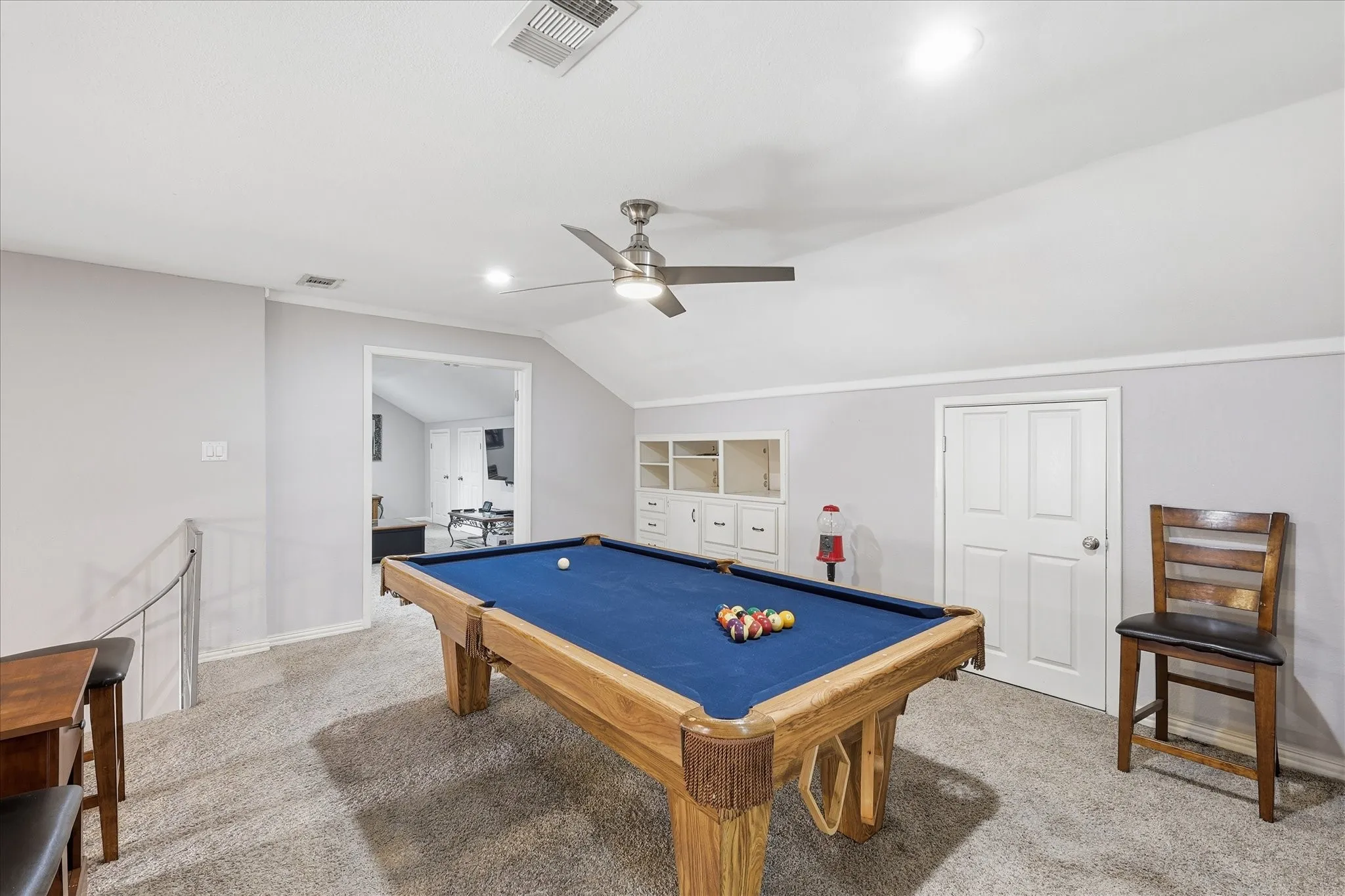 Single Family Residence For Sale in Tarrant County , 2703 Chinquapin Oak Lane, Arlington, Texas 76012, 4 Bedroom, 4 Bathroom, 2 Garage spaces, 3,191 Sqft, built in 1972, mls#21319157, Real Estate Agent in Arlington, Homes For Sale in Tarrant county, Homes For Sale in Arlington, Realtor in Arlington Texas, Real Estate Brokerage Independent Realty Texas, Luminita Cordes Realtor