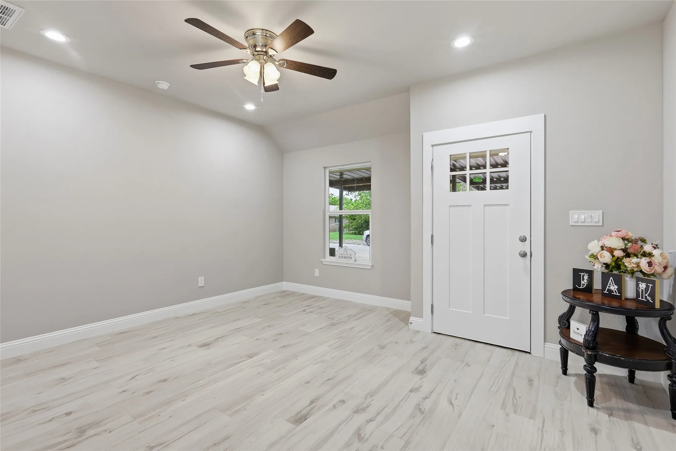 Single Family Residence For Sale in Tarrant County , 1791 Tyson Street, Blue Mound, Texas 76131, 3 Bedroom, 2 Bathroom, Garage spaces, 1,210 Sqft, built in 1970, mls#21319177, Real Estate Agent in Blue Mound, Homes For Sale in Tarrant county, Homes For Sale in Blue Mound, Realtor in Blue Mound Texas, Real Estate Brokerage Independent Realty Texas, Luminita Cordes Realtor