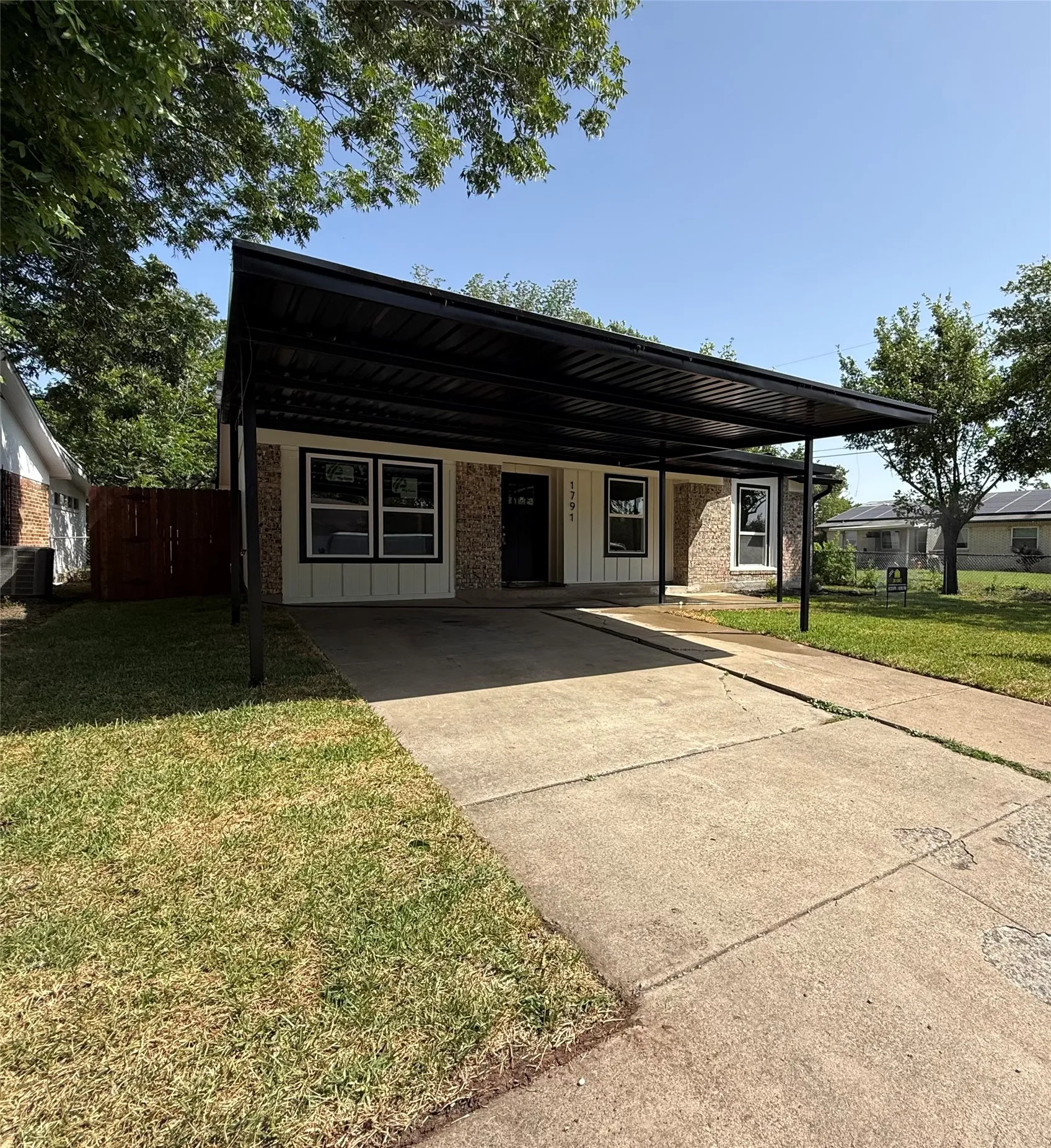 Single Family Residence For Sale in Tarrant County , 1791 Tyson Street, Blue Mound, Texas 76131, 3 Bedroom, 2 Bathroom, Garage spaces, 1,210 Sqft, built in 1970, mls#21319177, Real Estate Agent in Blue Mound, Homes For Sale in Tarrant county, Homes For Sale in Blue Mound, Realtor in Blue Mound Texas, Real Estate Brokerage Independent Realty Texas, Luminita Cordes Realtor