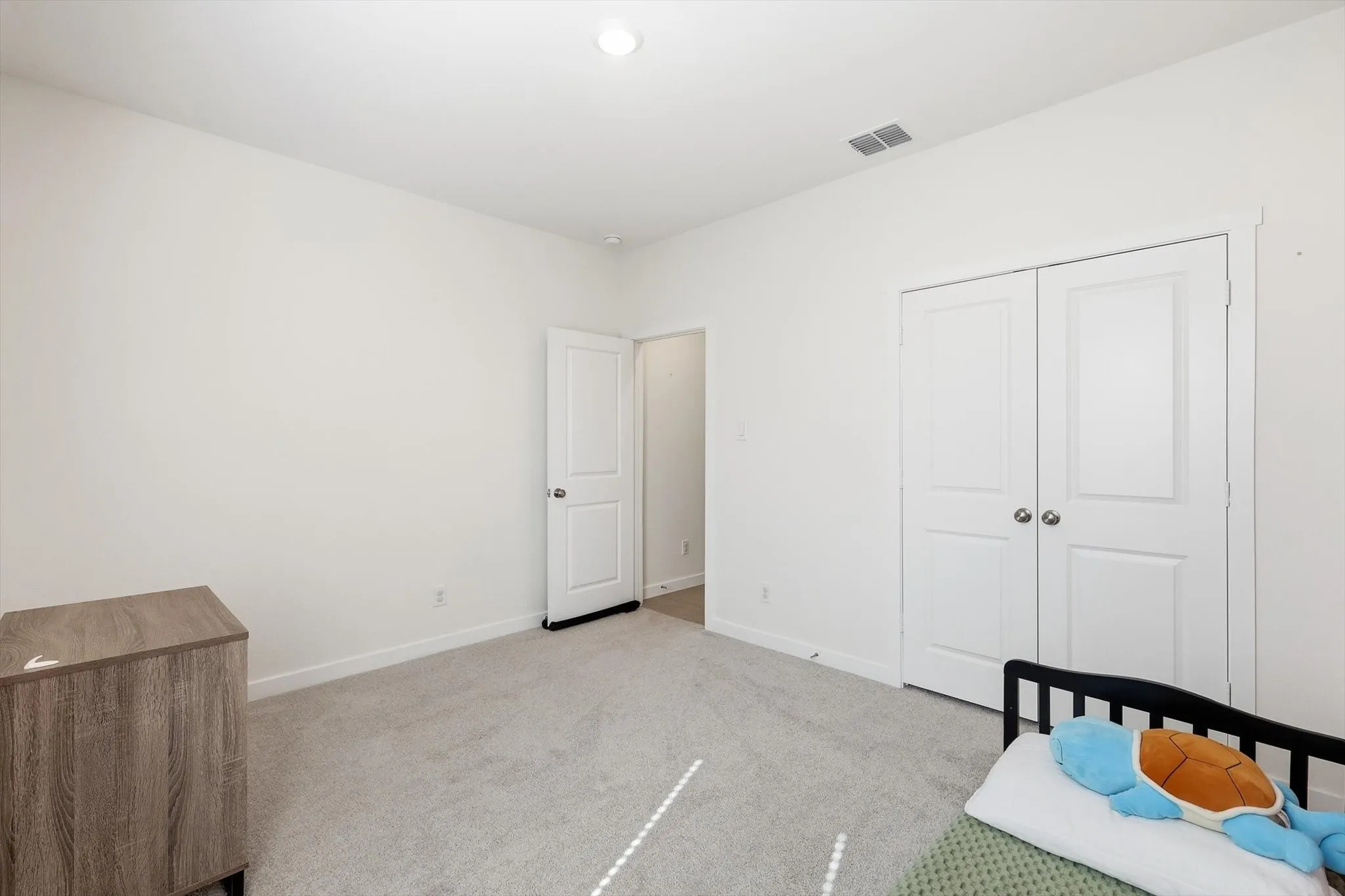 Neutral tone wall finishes