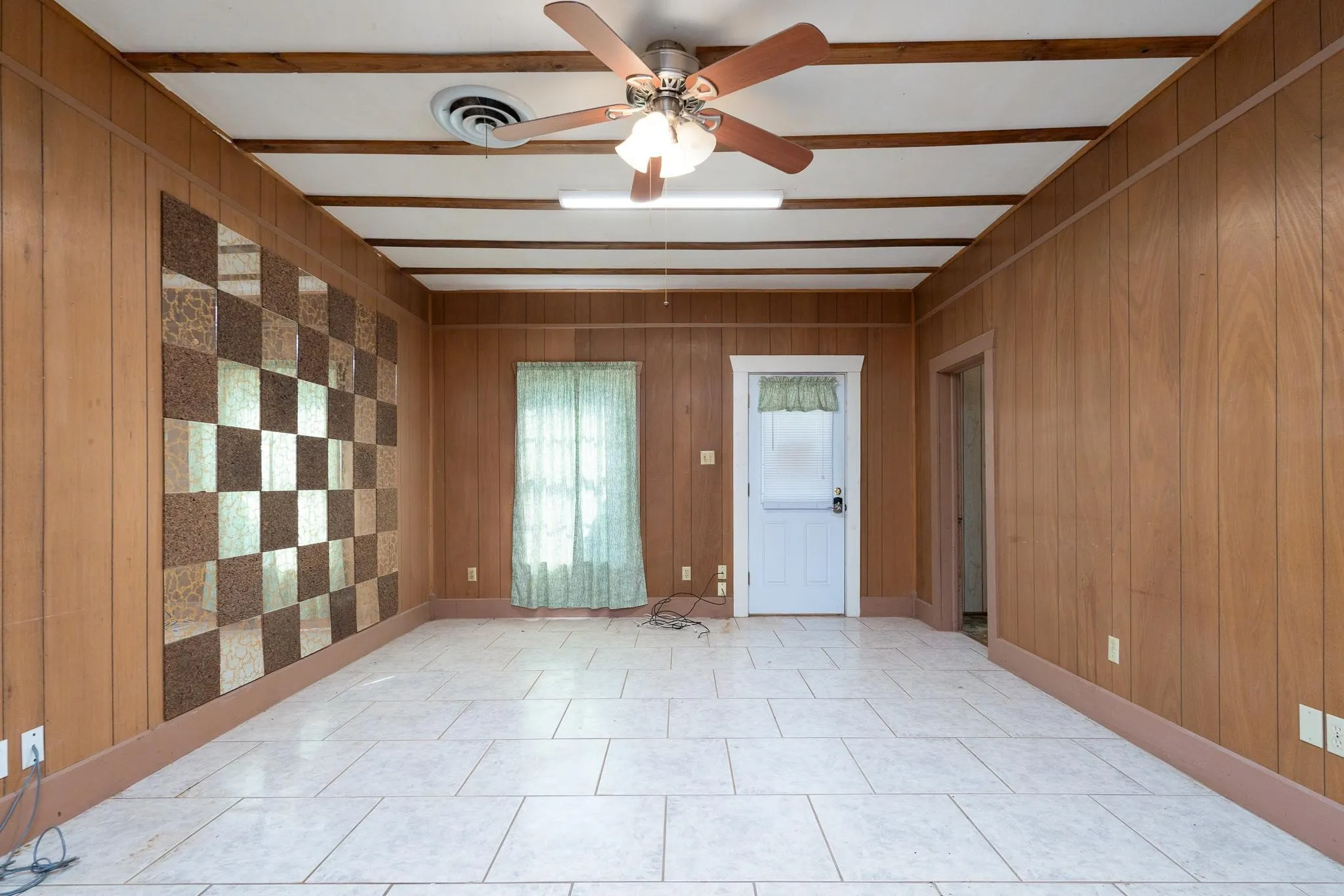 Single Family Residence For Sale in Nolan County , 403 N Plano Avenue, Blackwell, Texas 79506, 3 Bedroom, 1 Bathroom, Garage spaces, 1,555 Sqft, built in 1955, mls#21319189, Real Estate Agent in Blackwell, Homes For Sale in Nolan county, Homes For Sale in Blackwell, Realtor in Blackwell Texas, Real Estate Brokerage Independent Realty Texas, Luminita Cordes Realtor