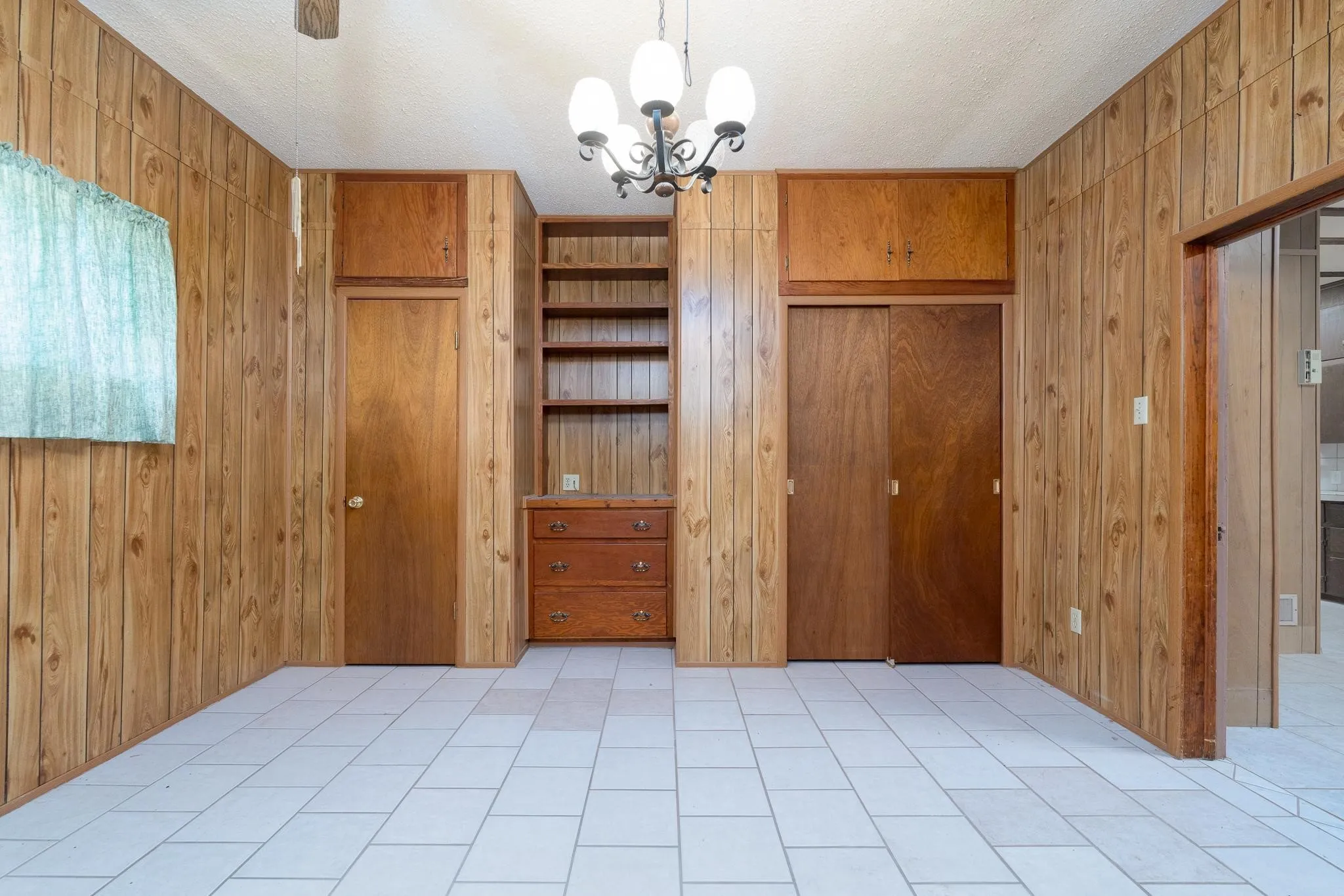 Single Family Residence For Sale in Nolan County , 403 N Plano Avenue, Blackwell, Texas 79506, 3 Bedroom, 1 Bathroom, Garage spaces, 1,555 Sqft, built in 1955, mls#21319189, Real Estate Agent in Blackwell, Homes For Sale in Nolan county, Homes For Sale in Blackwell, Realtor in Blackwell Texas, Real Estate Brokerage Independent Realty Texas, Luminita Cordes Realtor