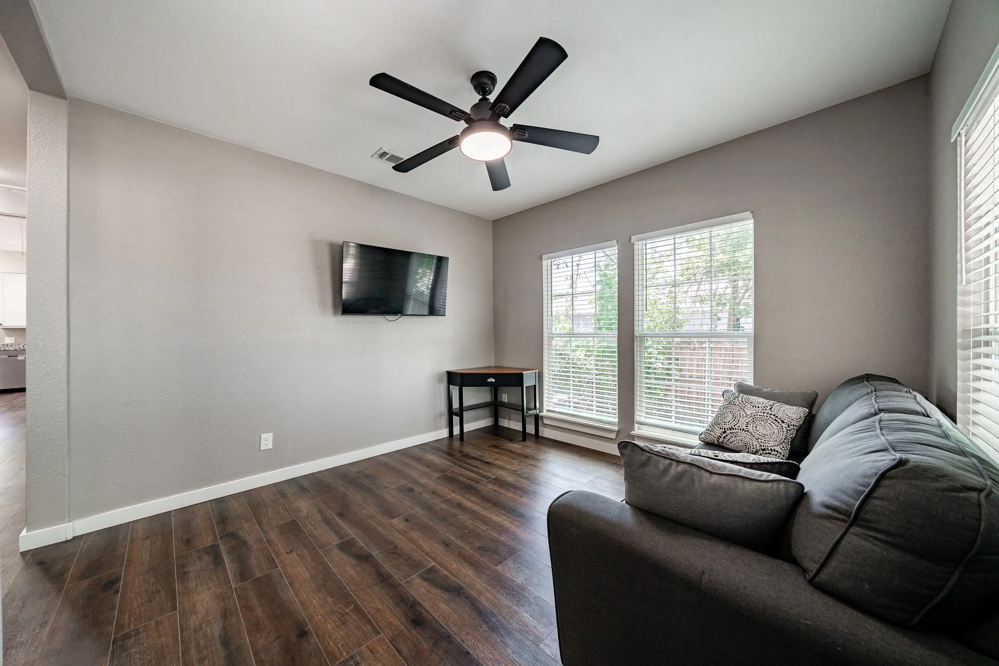Single Family Residence For Sale in Mc Lennan County , 1920 S 18th Street, Waco, Texas 76706, 3 Bedroom, 2 Bathroom, Garage spaces, 1,216 Sqft, built in 1918, mls#21319164, Real Estate Agent in Waco, Homes For Sale in Mc Lennan county, Homes For Sale in Waco, Realtor in Waco Texas, Real Estate Brokerage Independent Realty Texas, Luminita Cordes Realtor